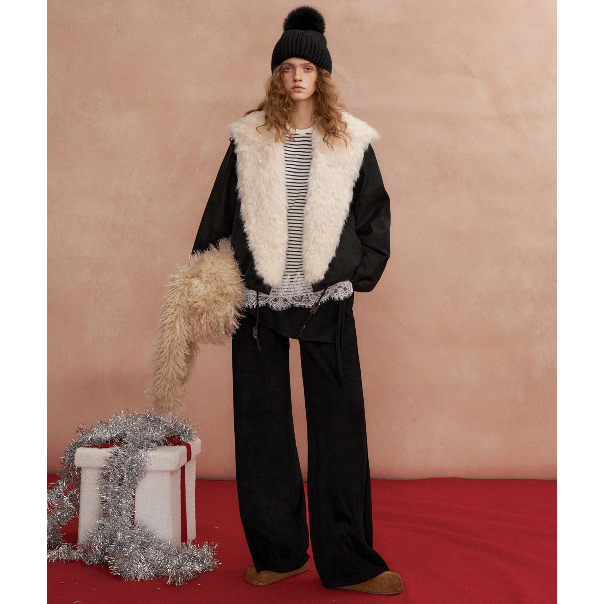 SOMESOWE Large Lapel Tulip Short Down Jacket in Black | MADAX