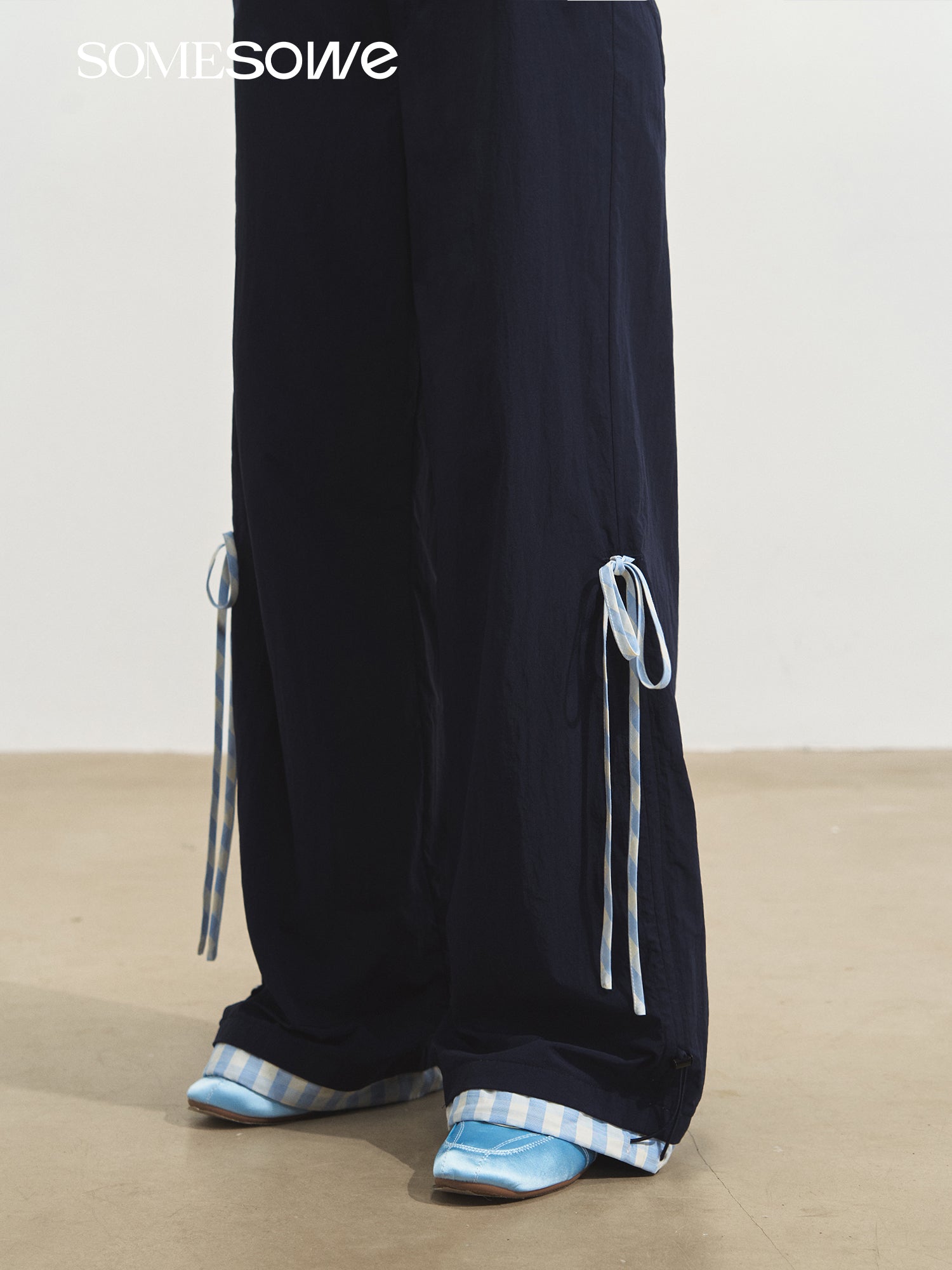 SOMESOWE Lightweight Design Pants In Navy Blue | MADAX