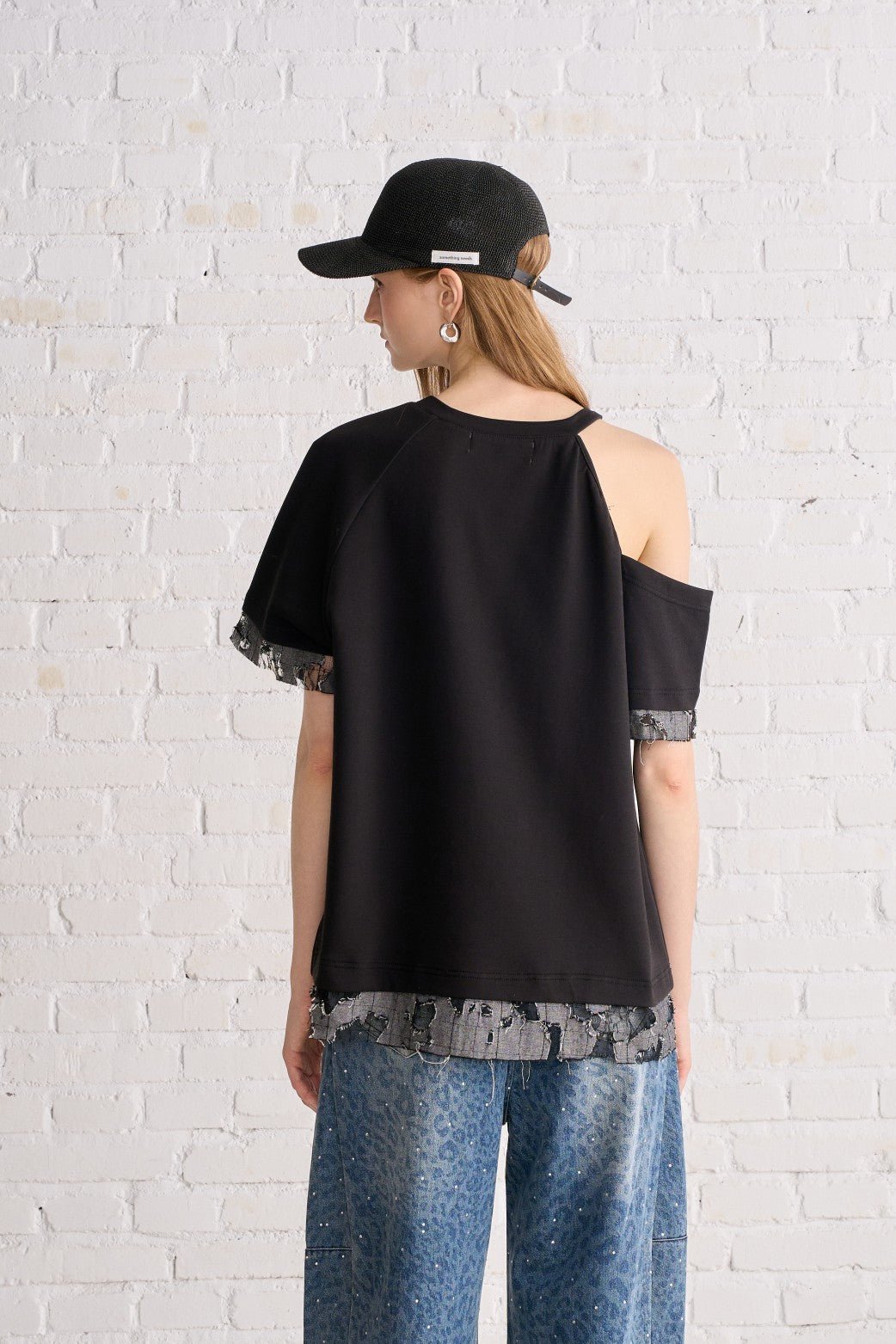 AIMME SPARROW One - shoulder Bear Print Short - sleeved Top In Black | MADAX