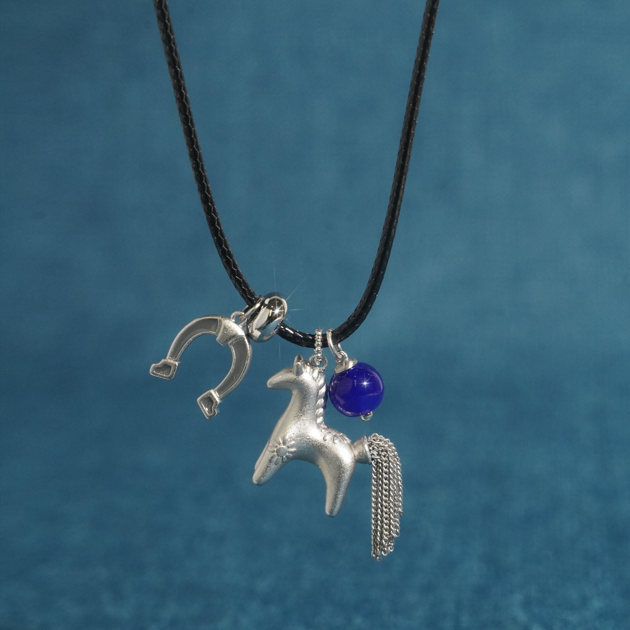 ToneTale Pony Sannido Pendant Necklace White Gold | MADAX
