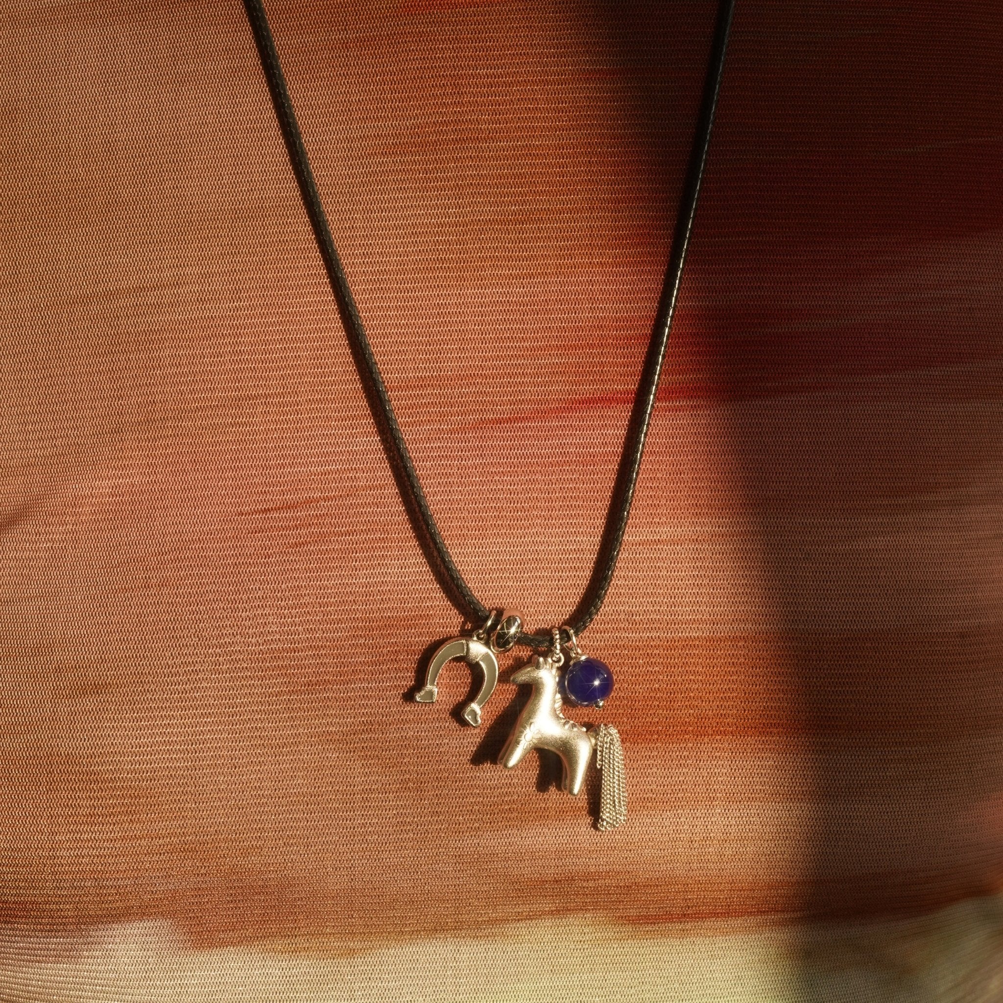 ToneTale Pony Sannido Pendant Necklace White Gold | MADAX