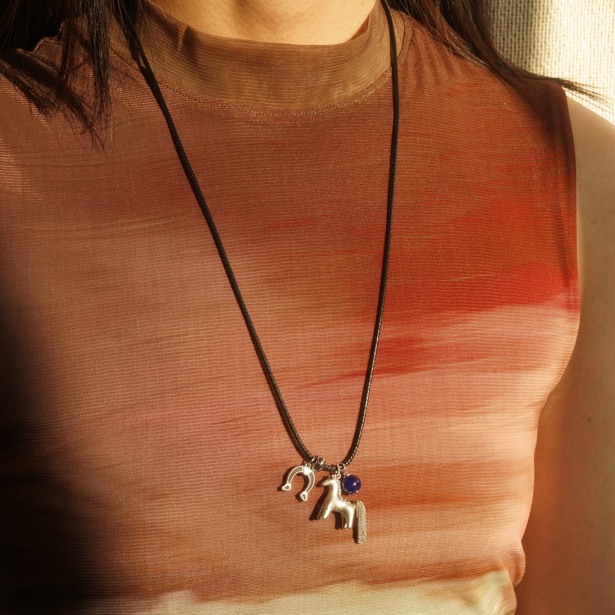 ToneTale Pony Sannido Pendant Necklace White Gold | MADAX