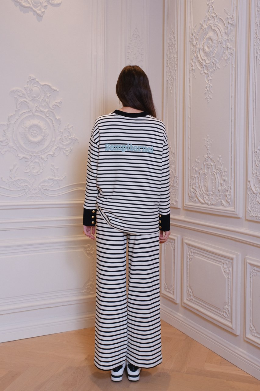 DIANA VEVINA Printed Logo Black and White Stripe Sweatshirt | MADA IN CHINA