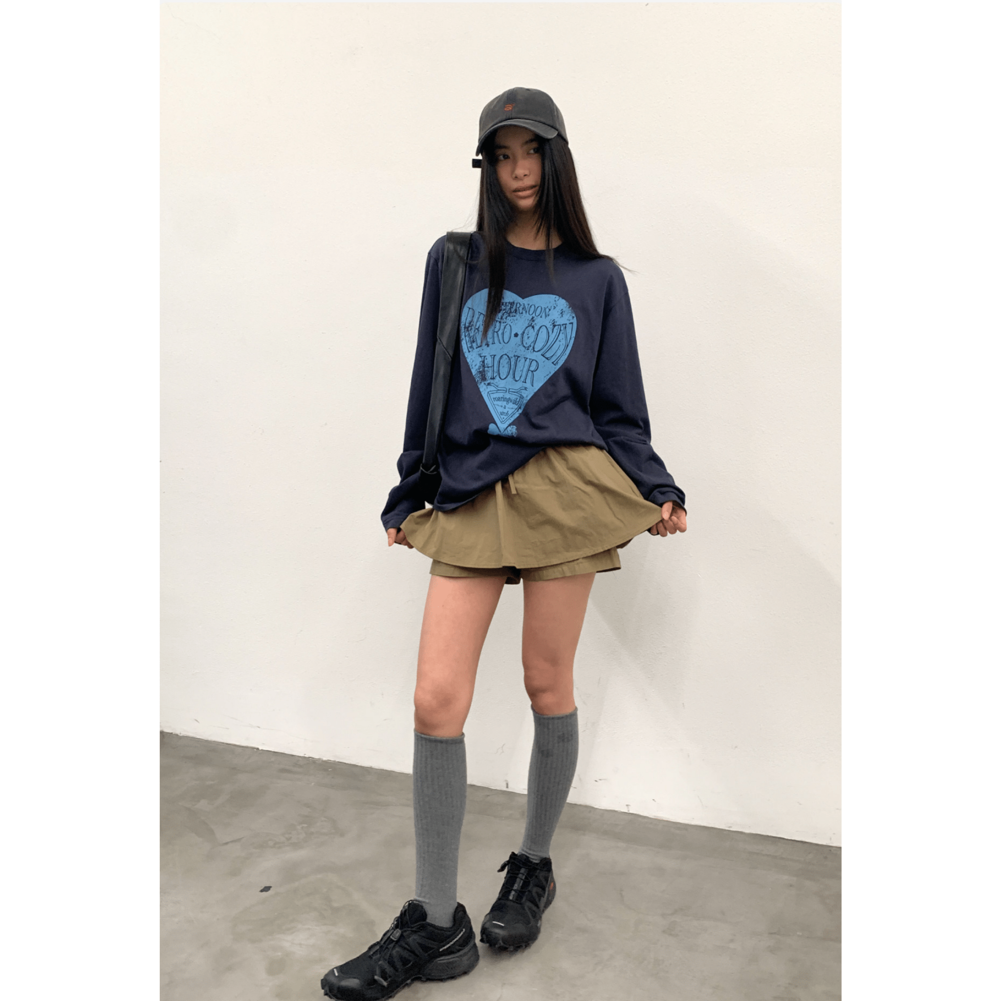 ARCH Printed Long - sleeved Top in Blue - black | MADAX