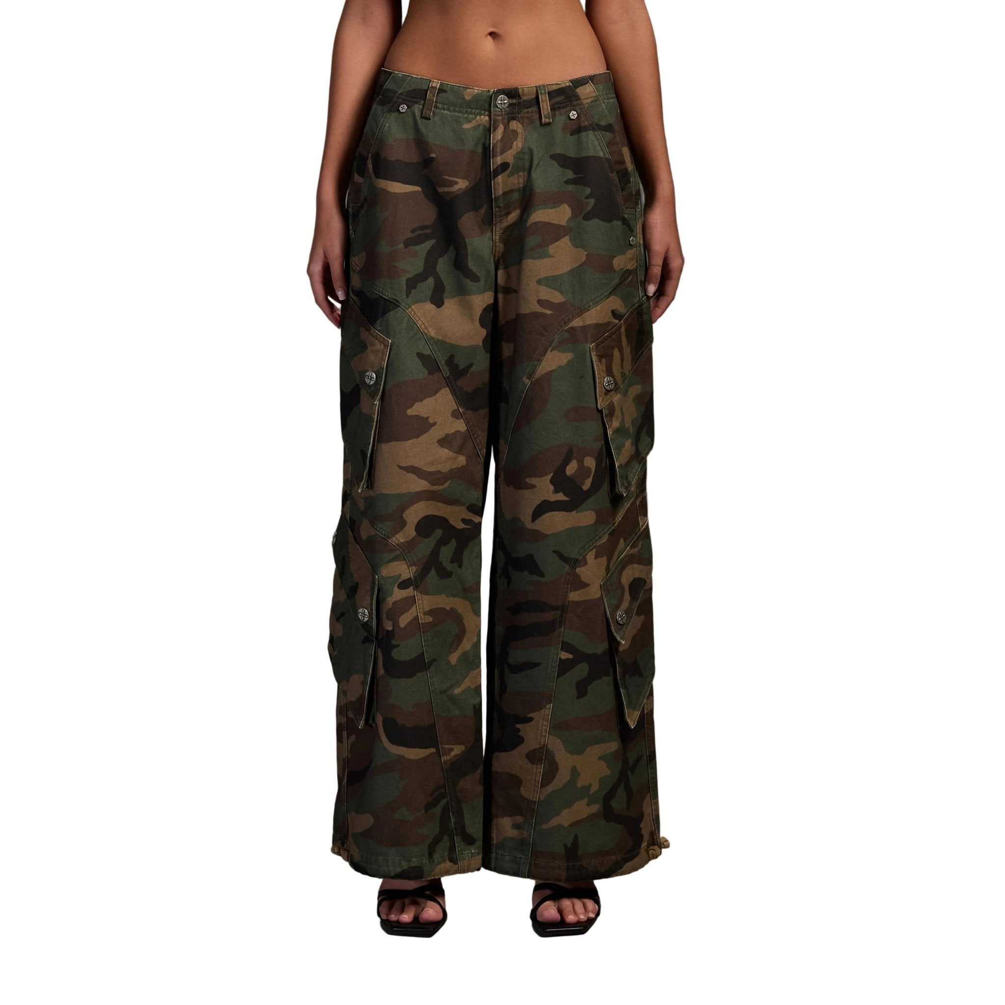 SMFK Retro Wide-Leg Cargo Pants in Green | MADAX