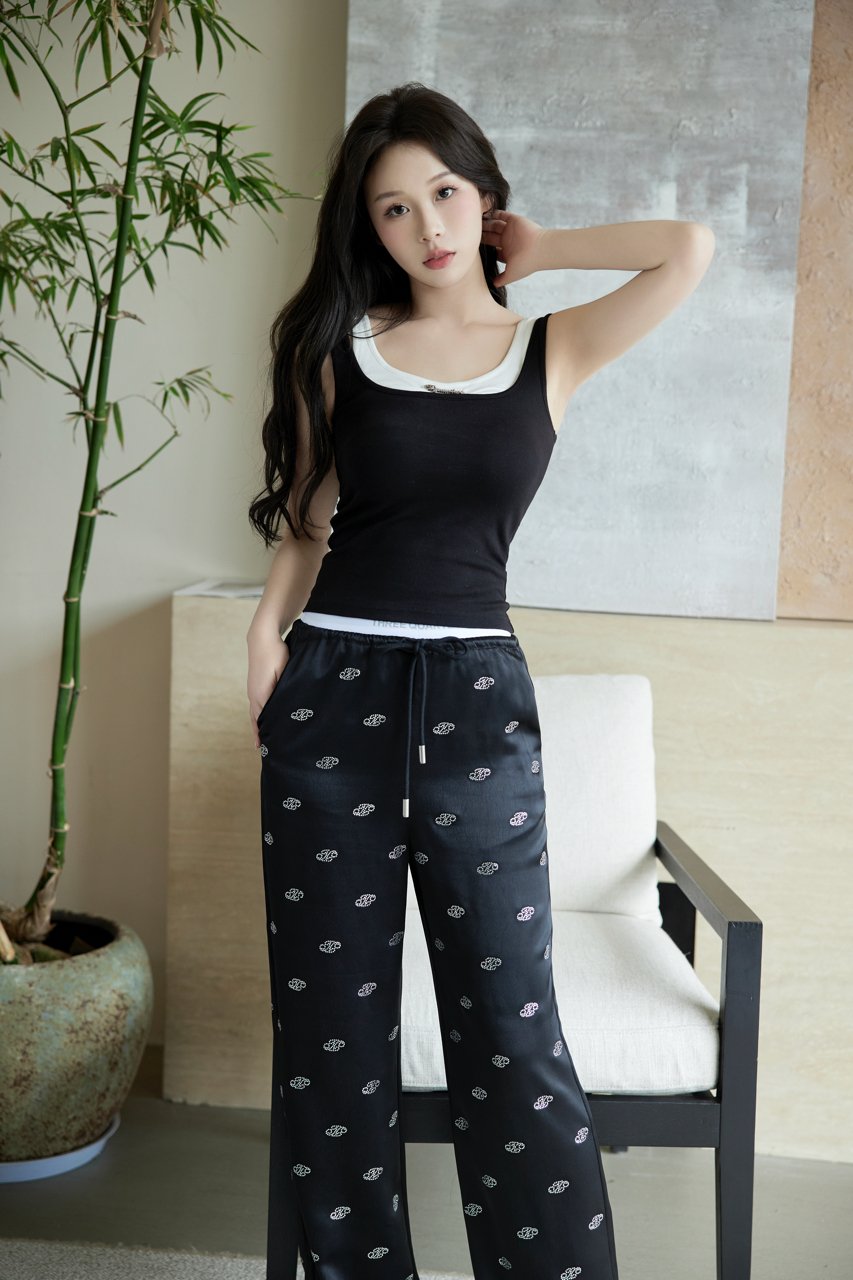 THREE QUARTERS Satin Drill Logo High Waisted Straight Leg Pants | MADA IN CHINA