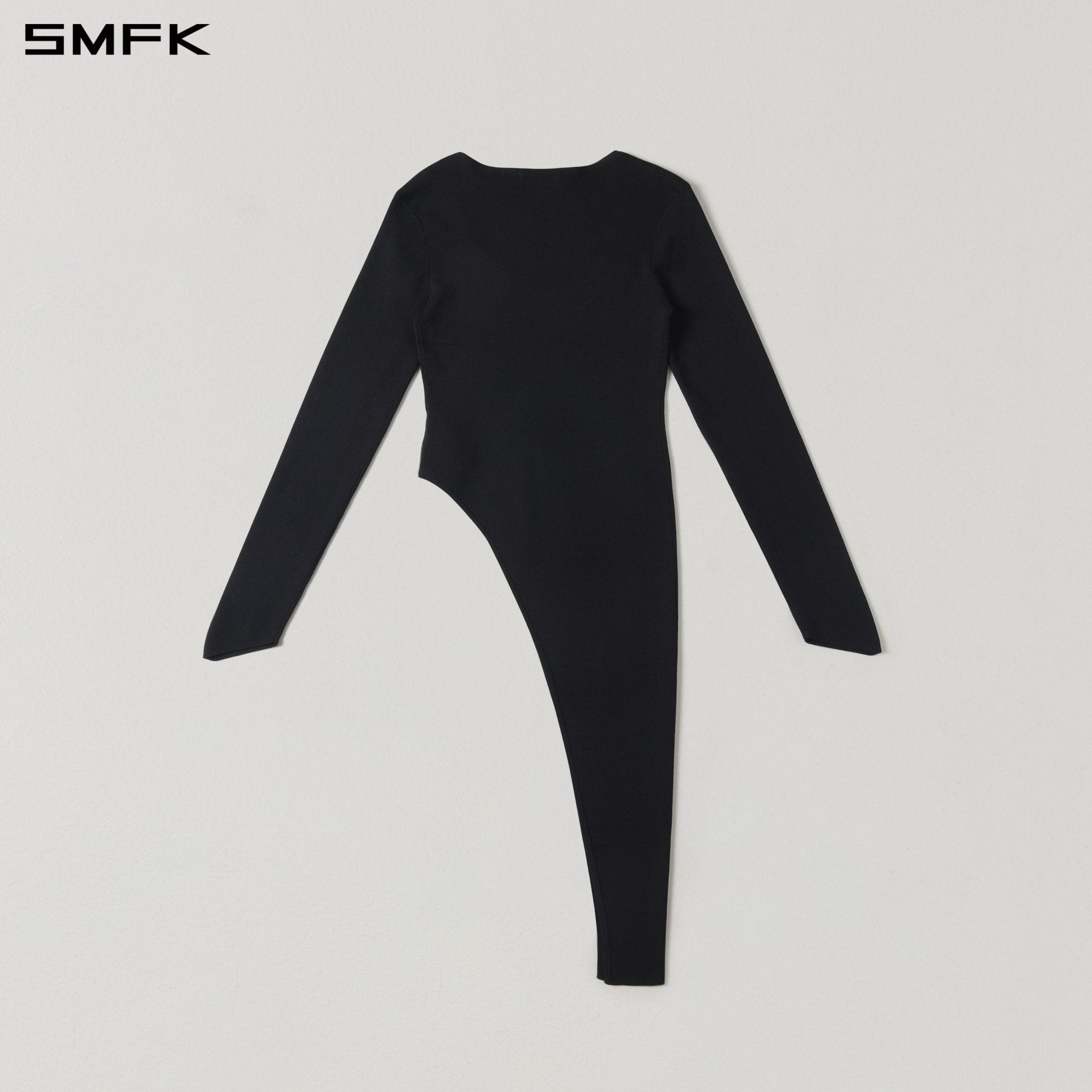 SMFK Slanted-hem Knit Pullover in Black | MADAX
