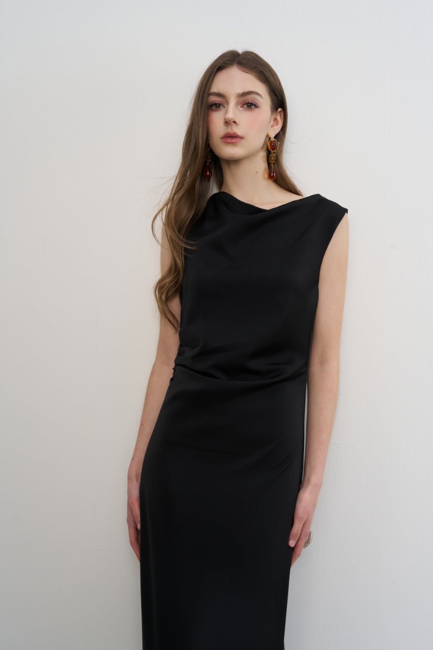 AIMME SPARROW Sleeveless Pleated Dress In Black | MADAX
