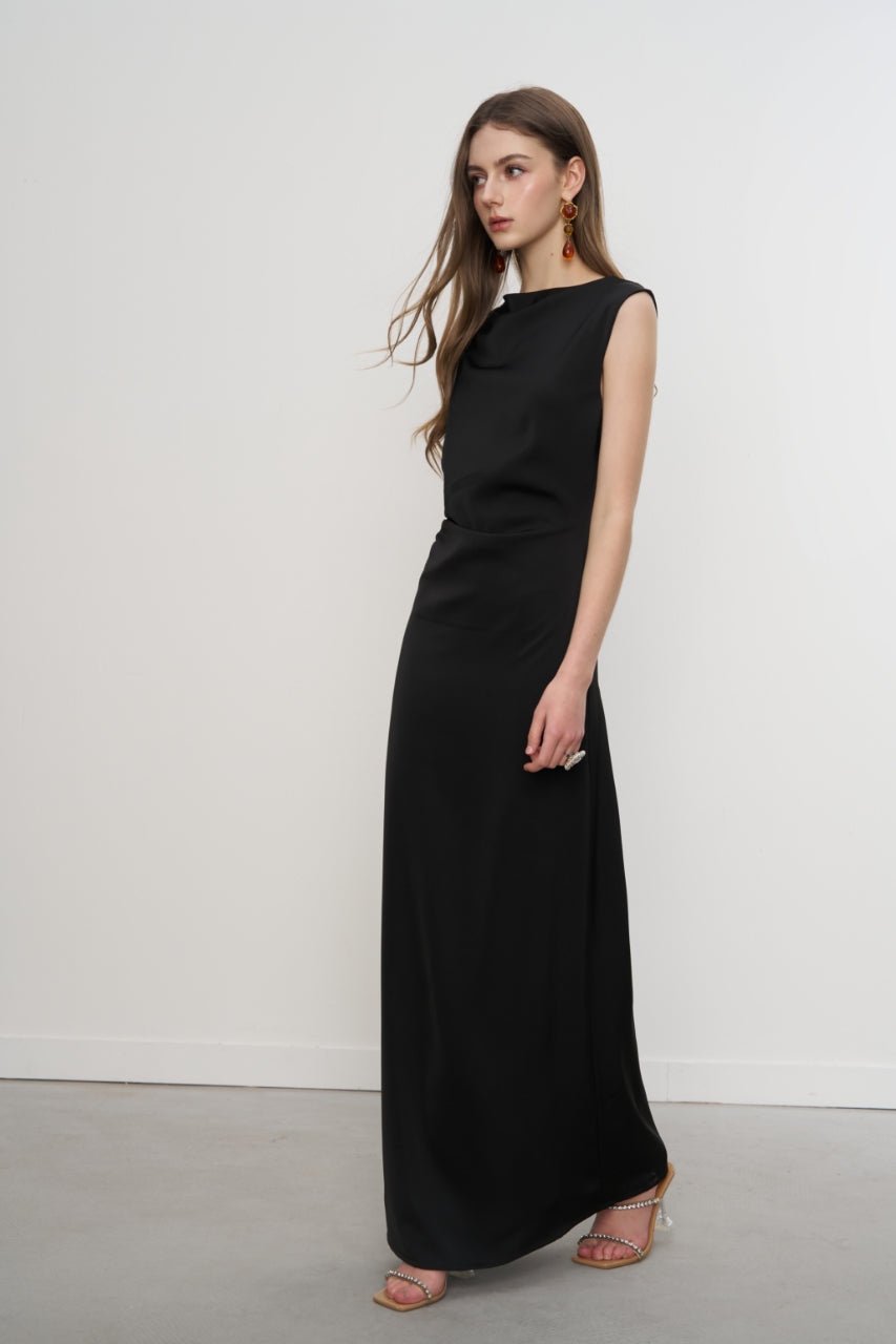 AIMME SPARROW Sleeveless Pleated Dress In Black | MADAX