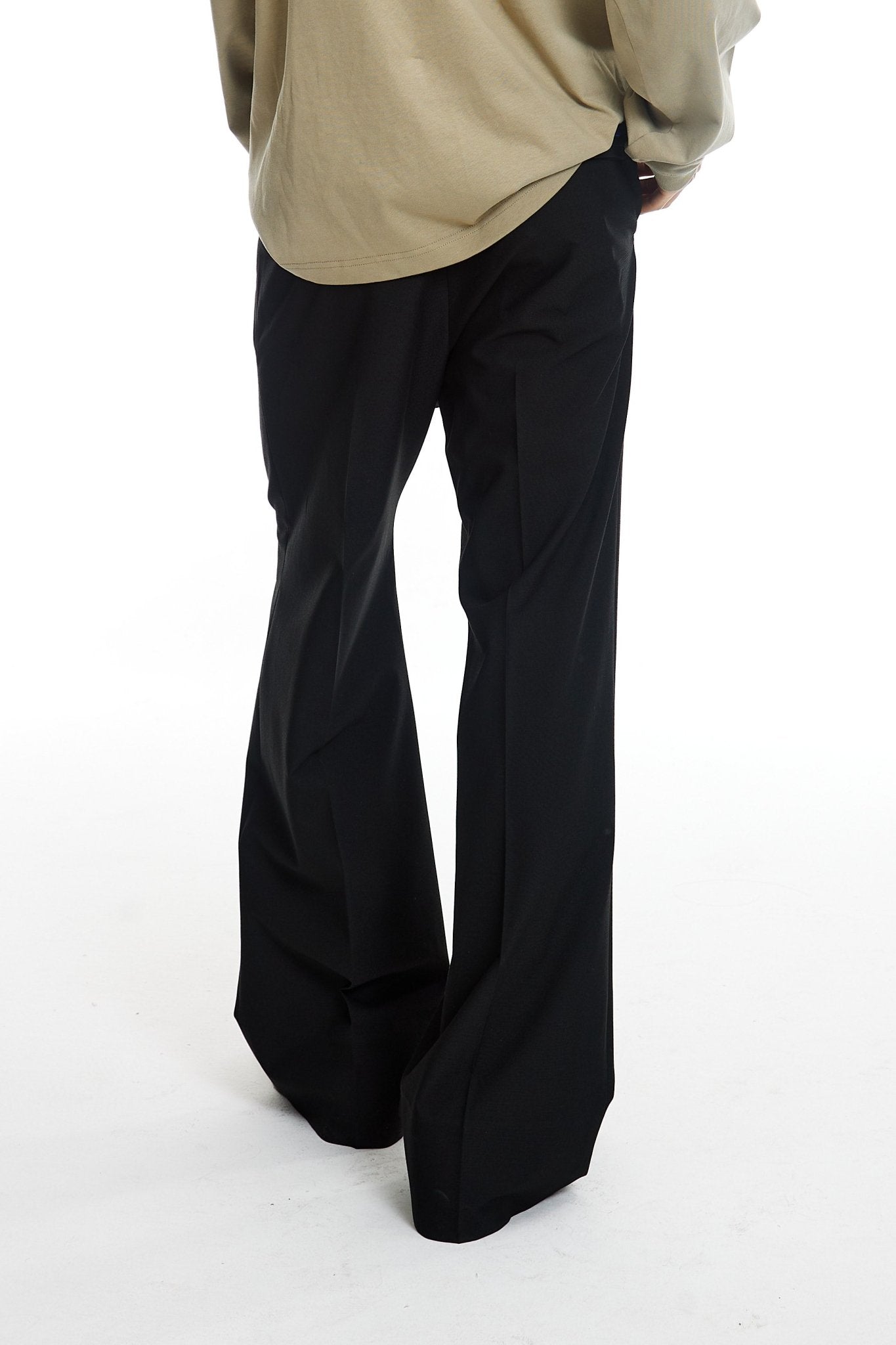 Standard Slacks in Black | MADAX