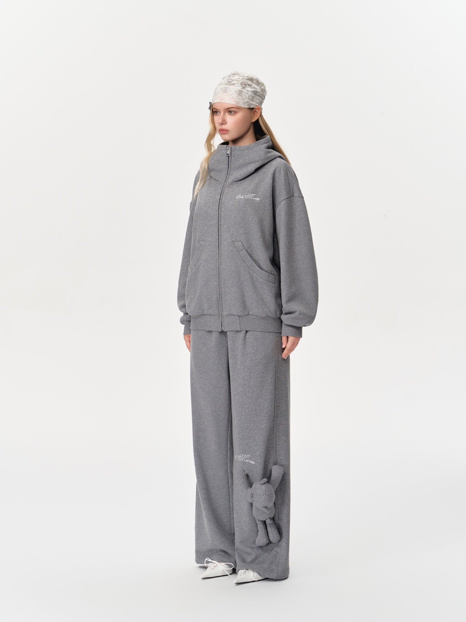 13DE MARZO Star Sand Sweatpants In Gray | MADAX