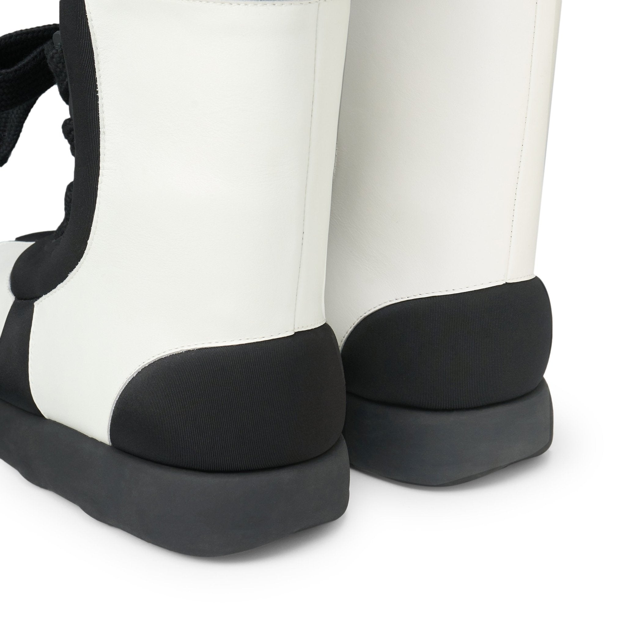 LOST IN ECHO Stuffed Strap Bread Snow Boots In Black White | MADAX