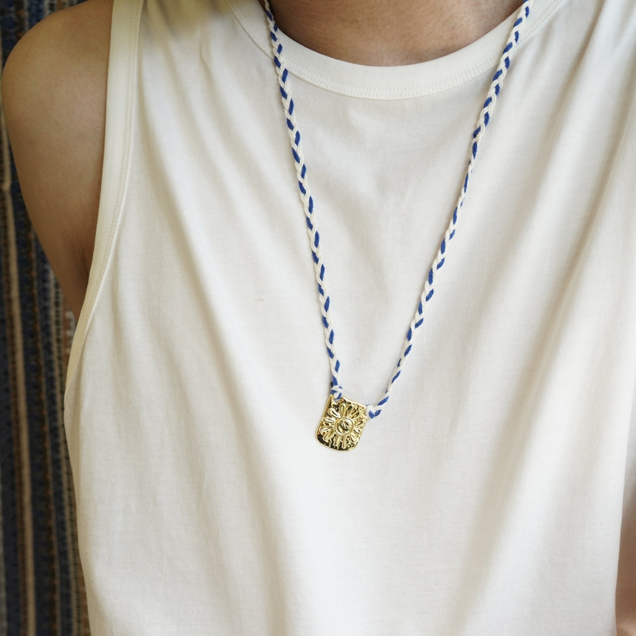 ToneTale Sunny Square Necklace 18K Gold | MADAX