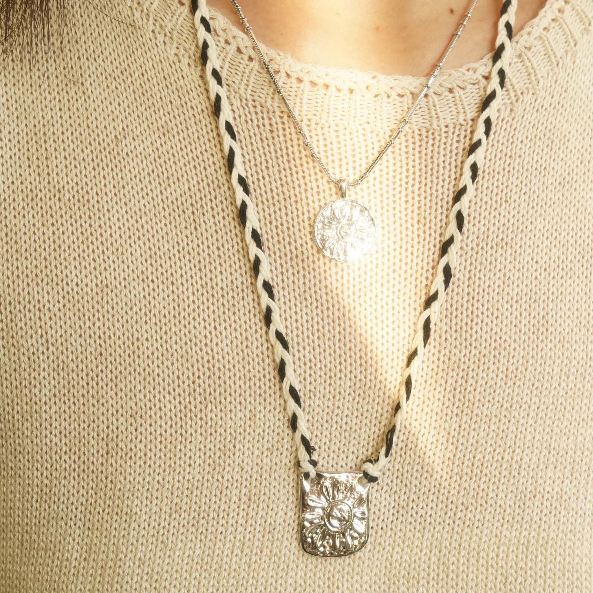 ToneTale Sunny Square Necklace White Gold | MADAX