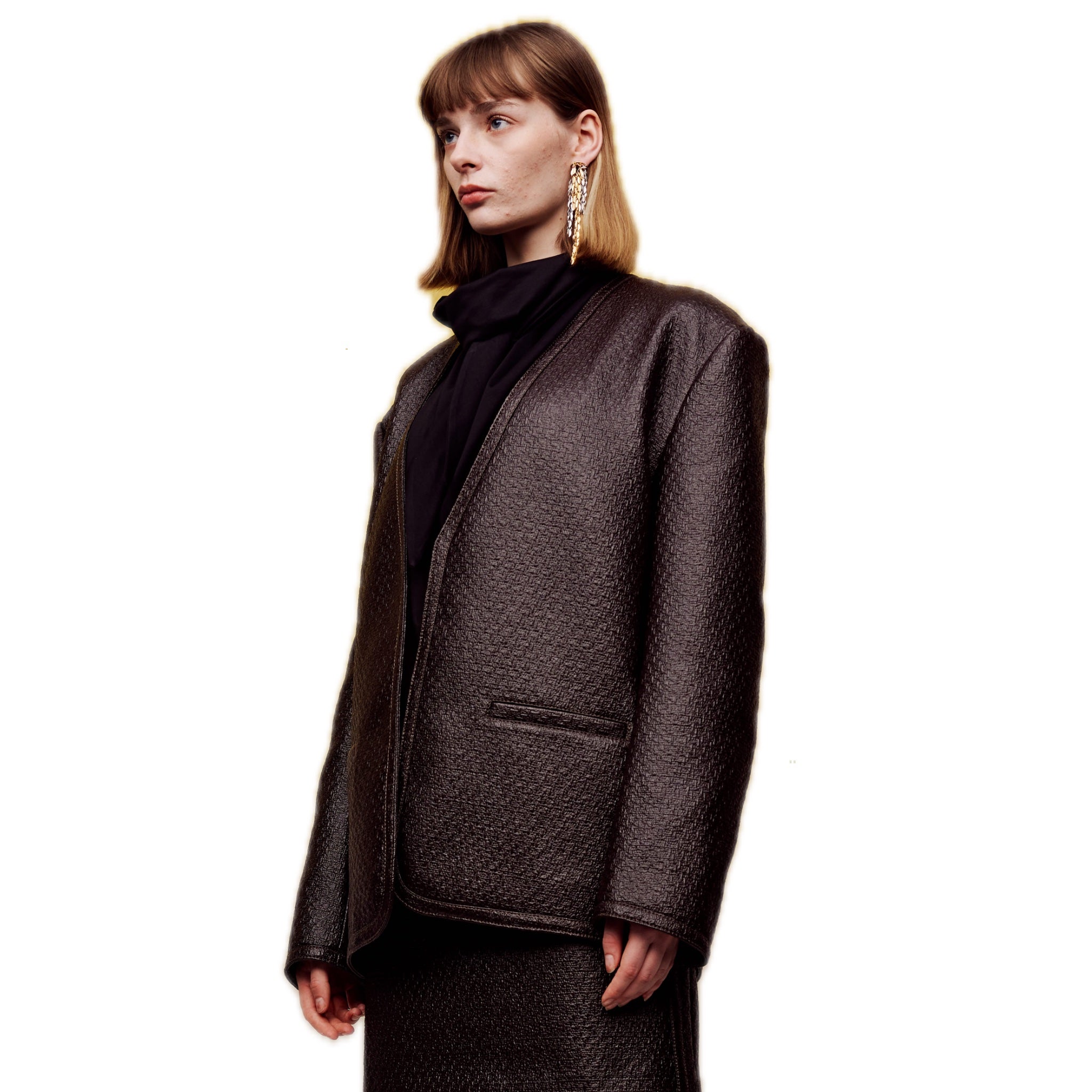 ilEWUOY Textured Faux Leather Silhouette Coat | MADA IN CHINA