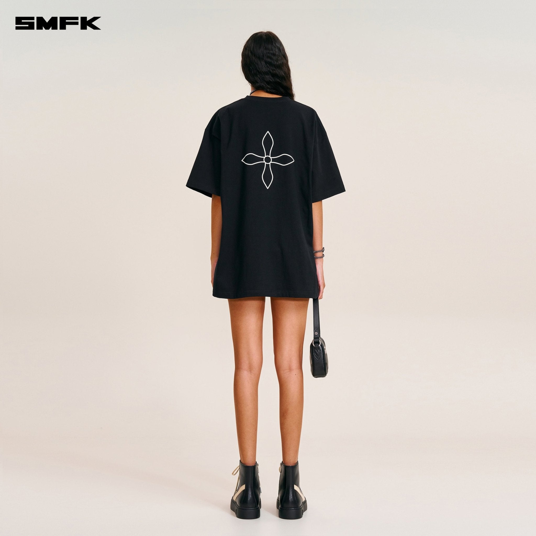 SMFK Vintage Compass Mode Loose Tee In Wild Black | MADAX
