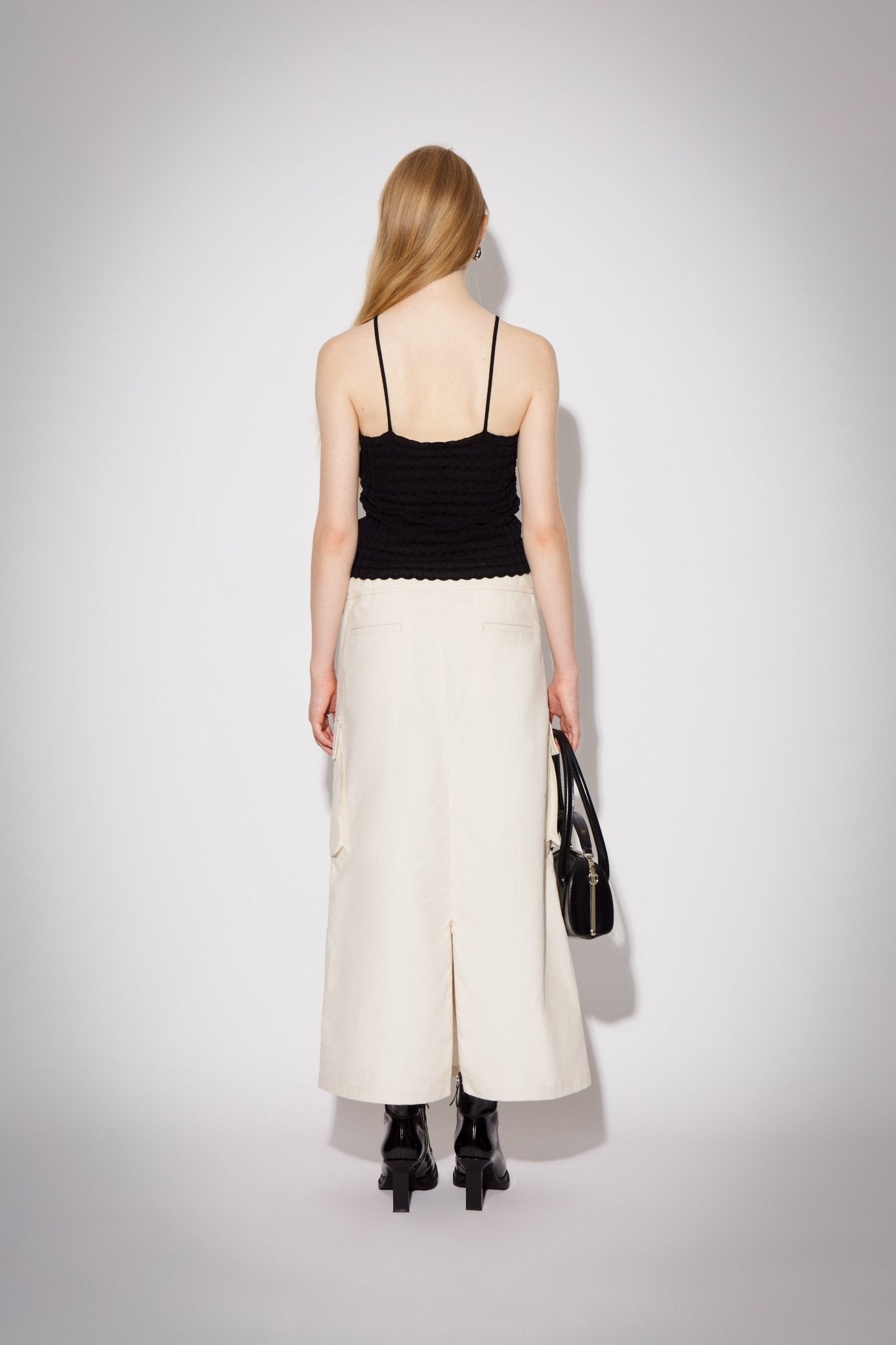 CPLUS SERIES Waffle Textured Knit Vest With Square Neck Black | MADA IN CHINA