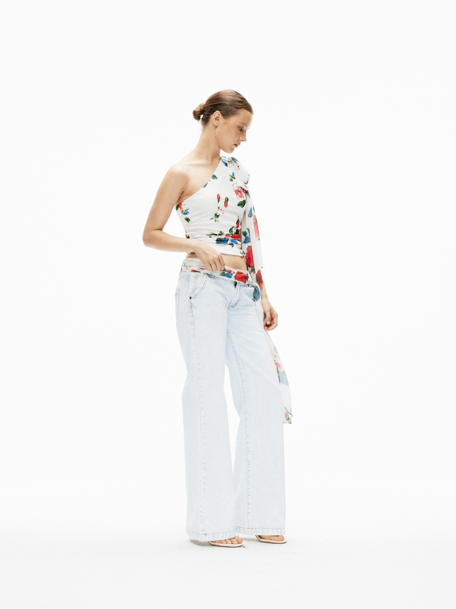 ARTE PURA Washed Low - rise Jeans In Light Blue | MADAX