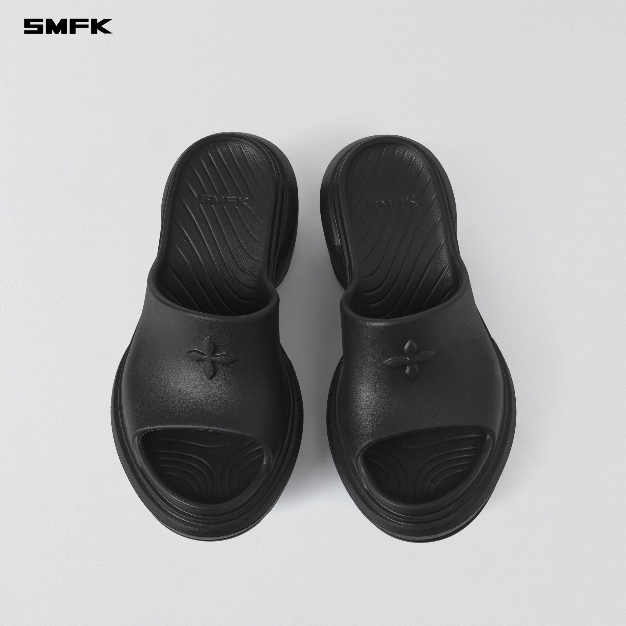 SMFK Wave Slipper High In Black | MADAX