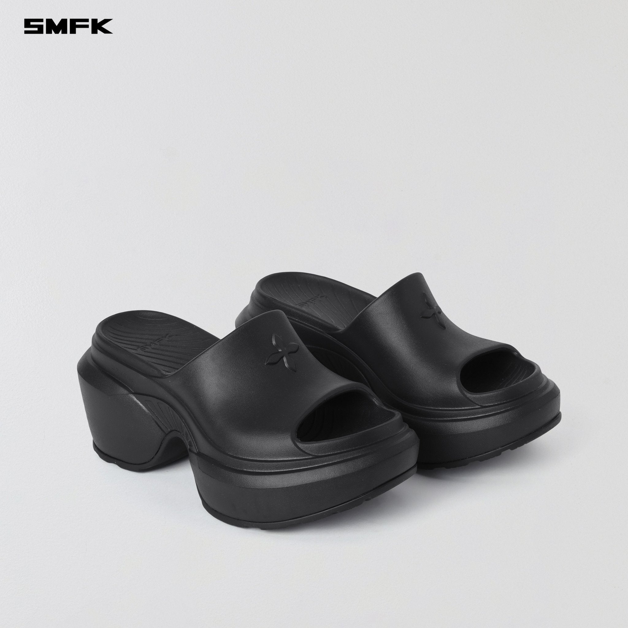 SMFK Wave Slipper High In Black | MADAX