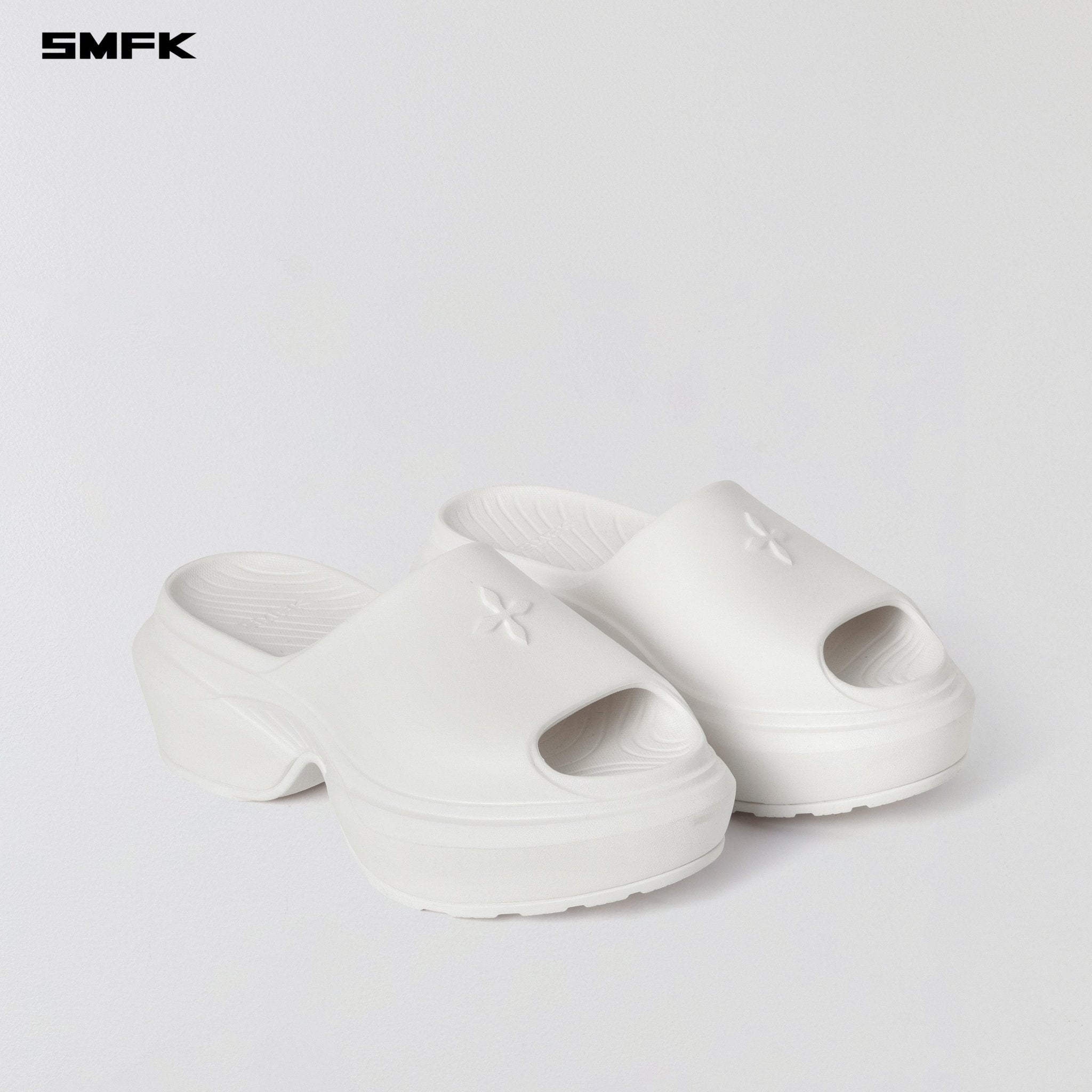 SMFK Wave Slipper In Cloud White | MADAX