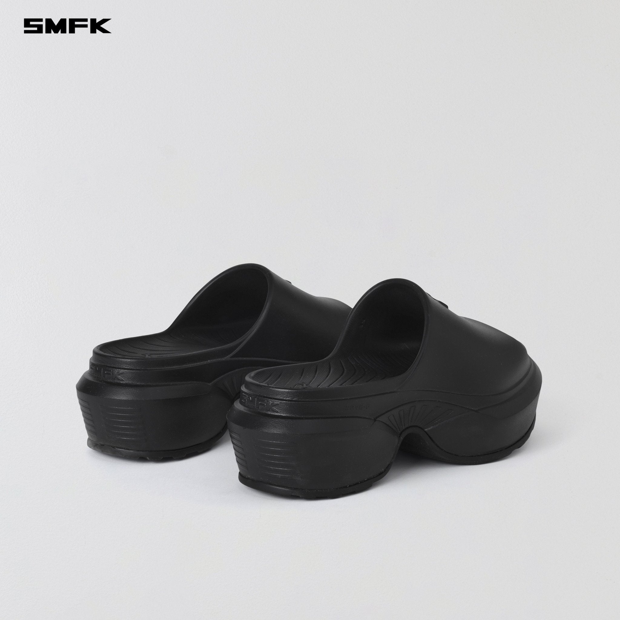 SMFK Wave Slipper In Wild Black | MADAX