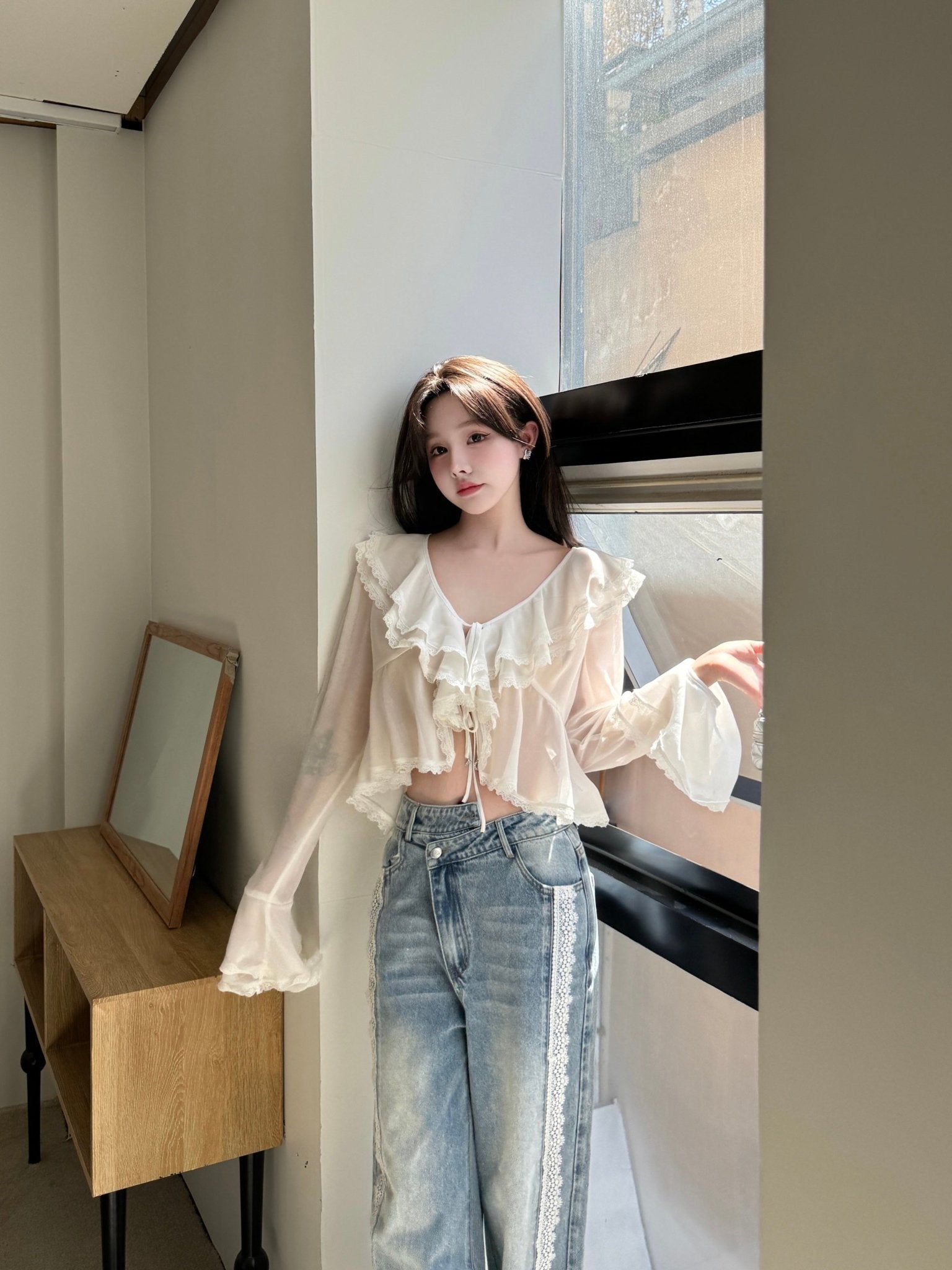 THREE QUARTERS White Lace Lace Ruffle Neck Blouse | MADA IN CHINA