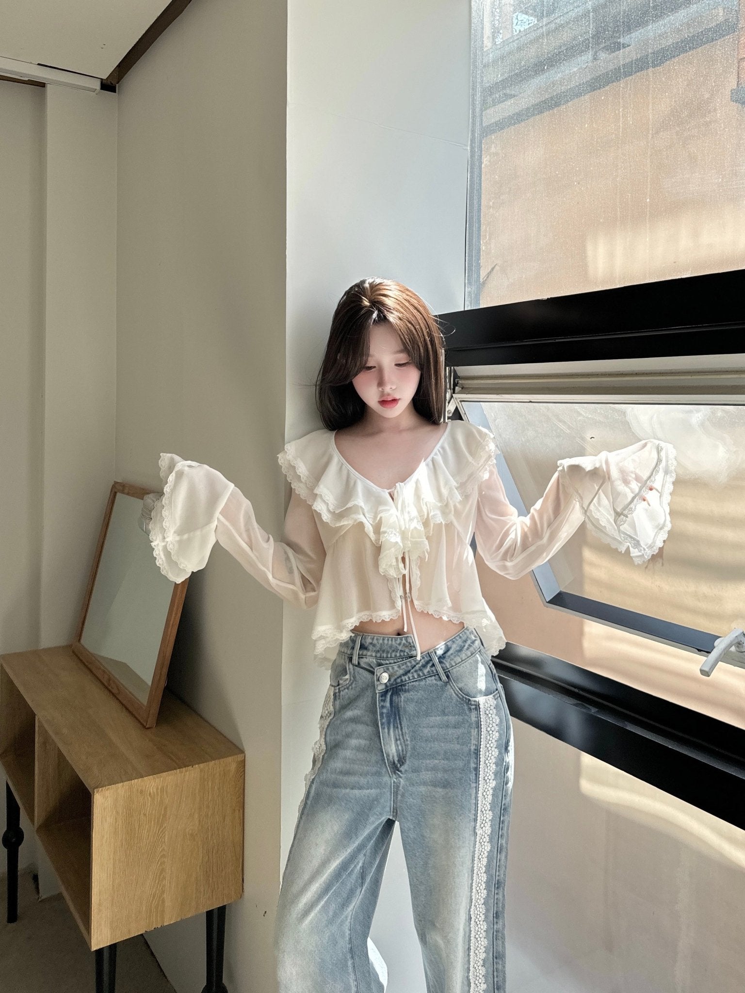 THREE QUARTERS White Lace Lace Ruffle Neck Blouse | MADA IN CHINA