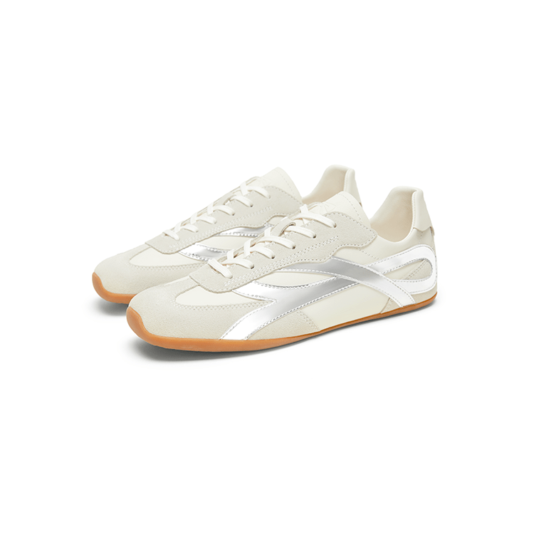 SMILEREPUBLIC White Square Toed Side Bow Mark Training Shoes | MADAX