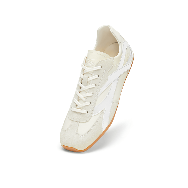 SMILEREPUBLIC White Square Toed Side Bow Mark Training Shoes | MADAX