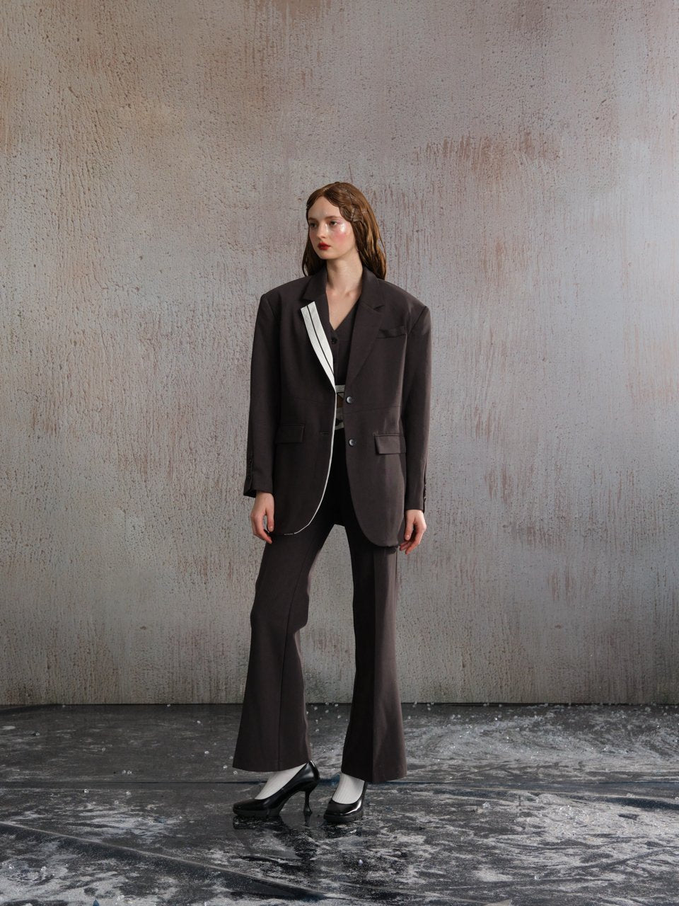 ARTE PURA White Trimmed Gray Suit | MADA IN CHINA