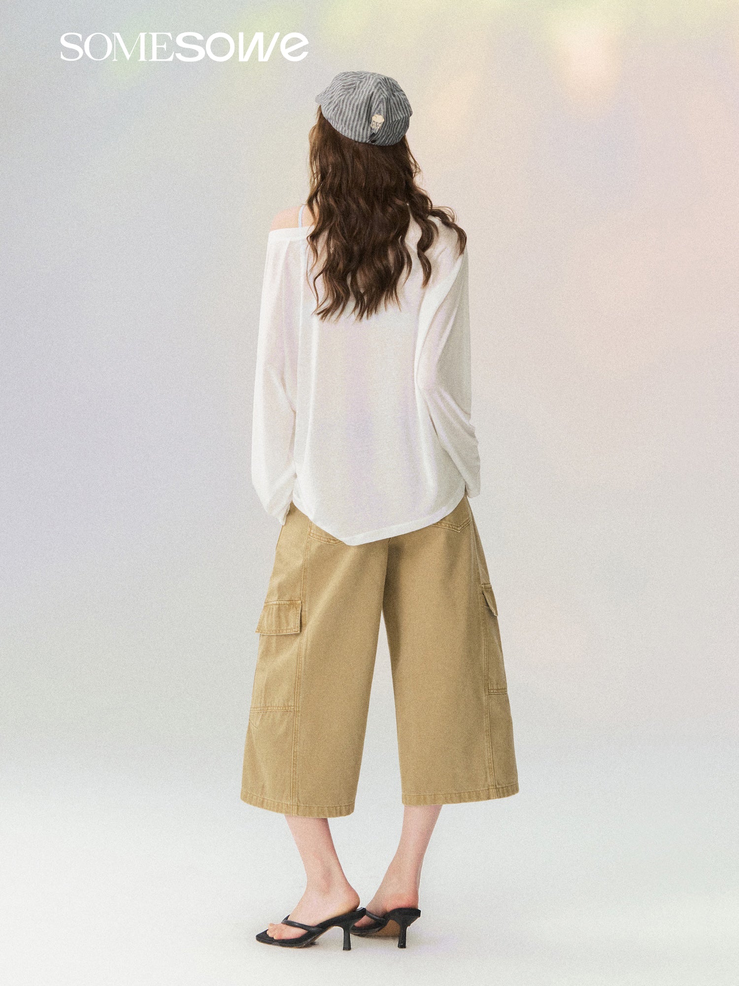 SOMESOWE White V-neck Long-Sleeved T-Shirt | MADAX