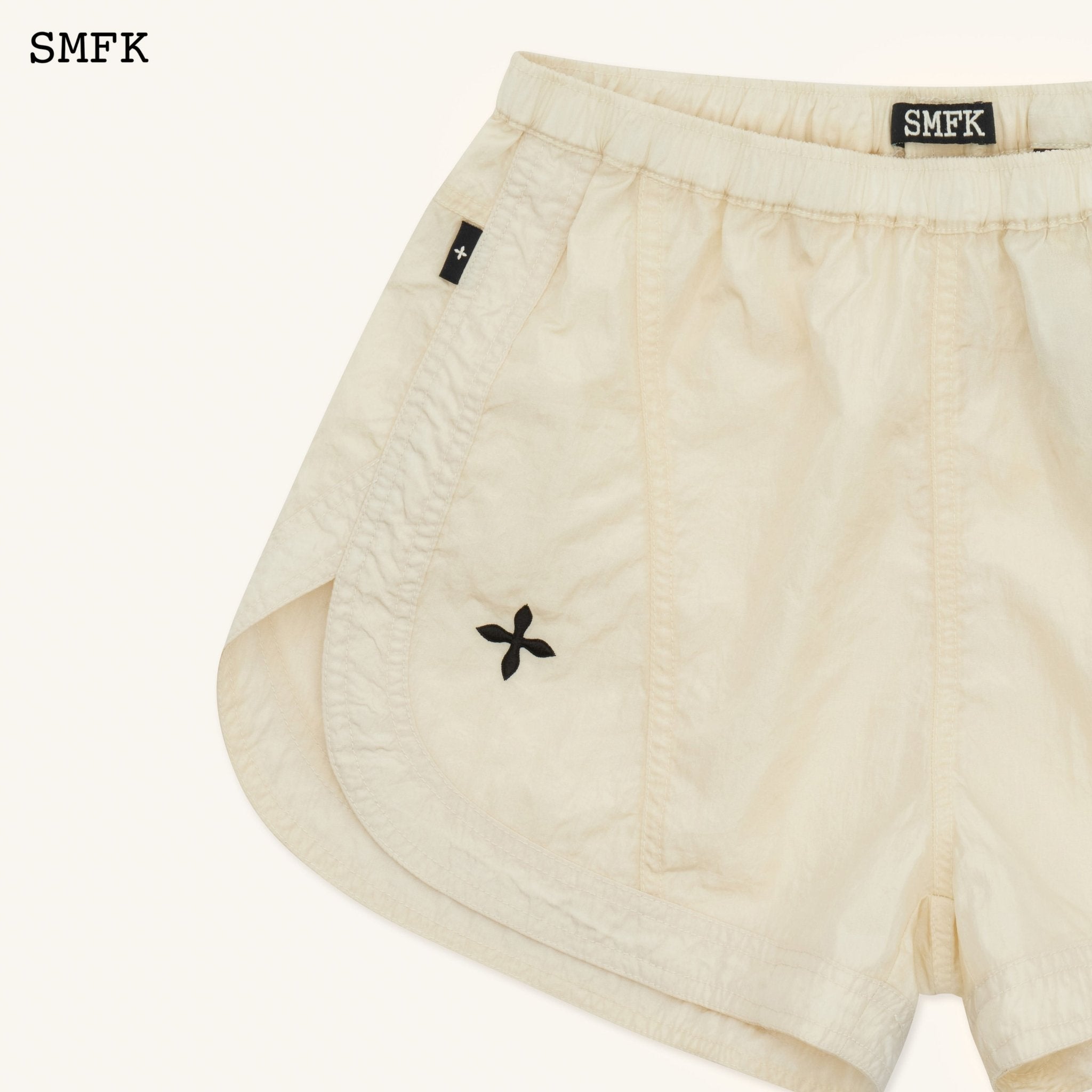 SMFK Ancient Myth Viper Jogging Shorts In White | MADA IN CHINA