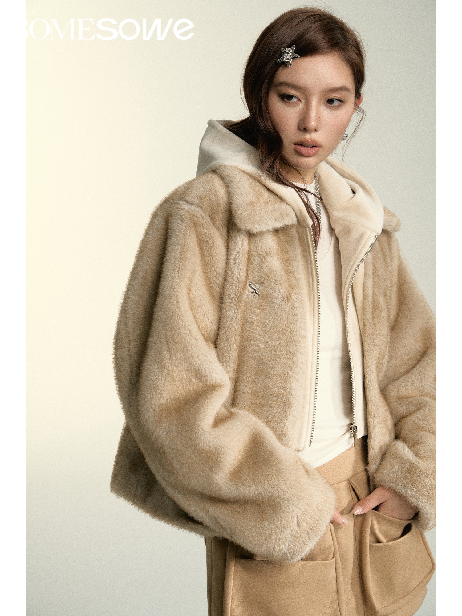 SOMESOWE Beige Faux Fur Two Piece Coat | MADA IN CHINA