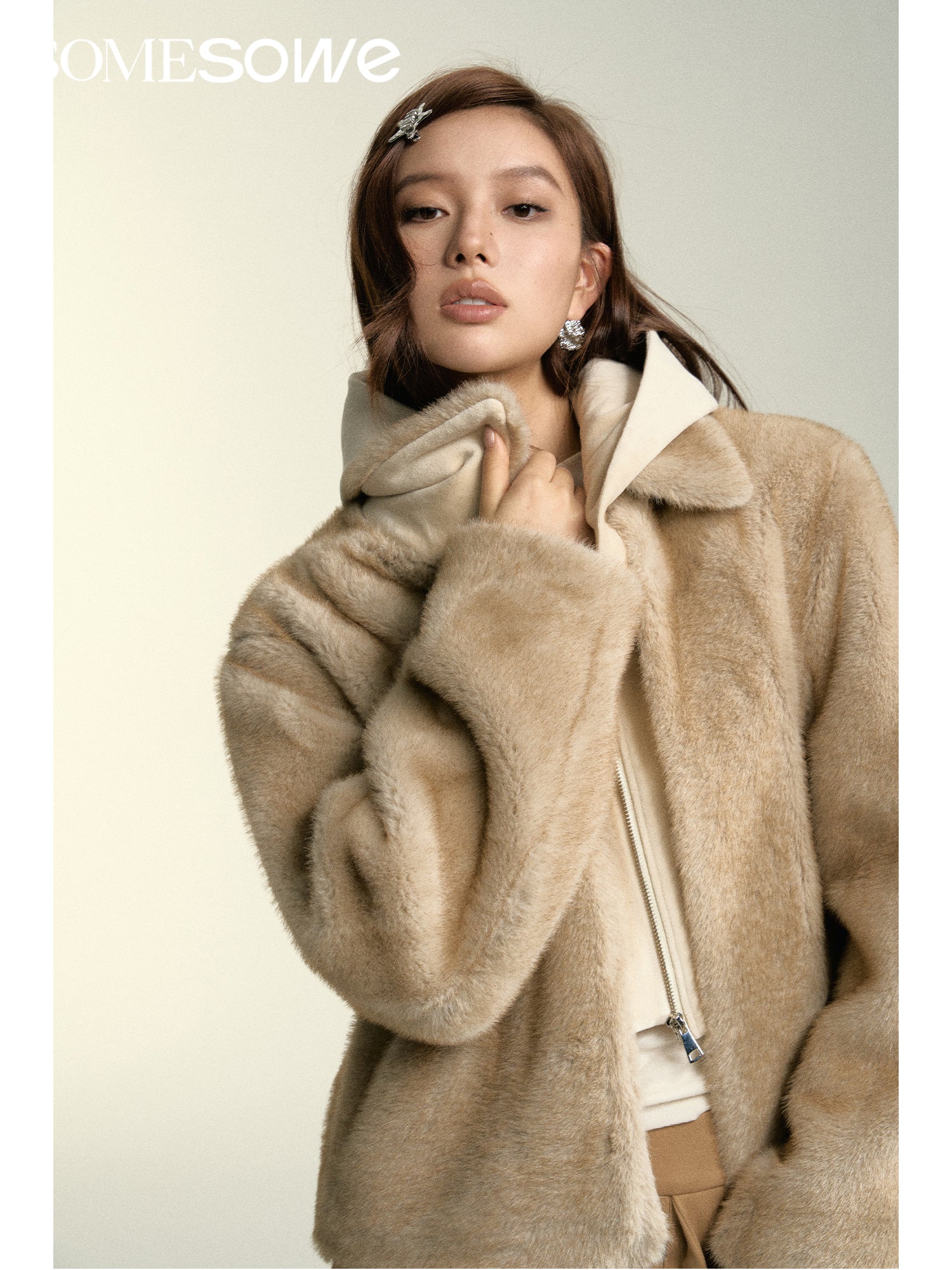 SOMESOWE Beige Faux Fur Two Piece Coat | MADA IN CHINA