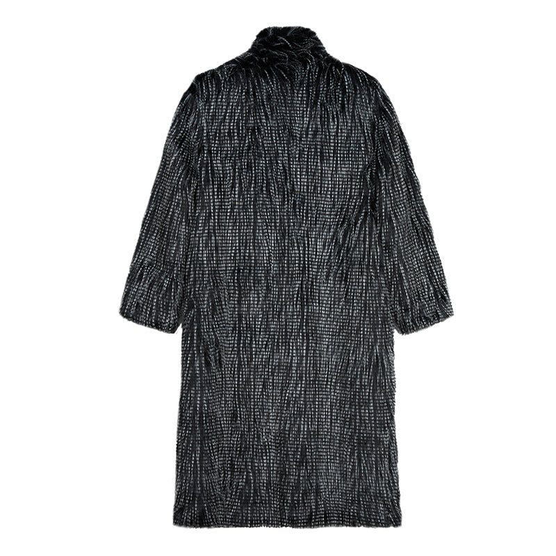 VANN VALRENCÉ Black And White Custom Woven Feather Coat | MADA IN CHINA