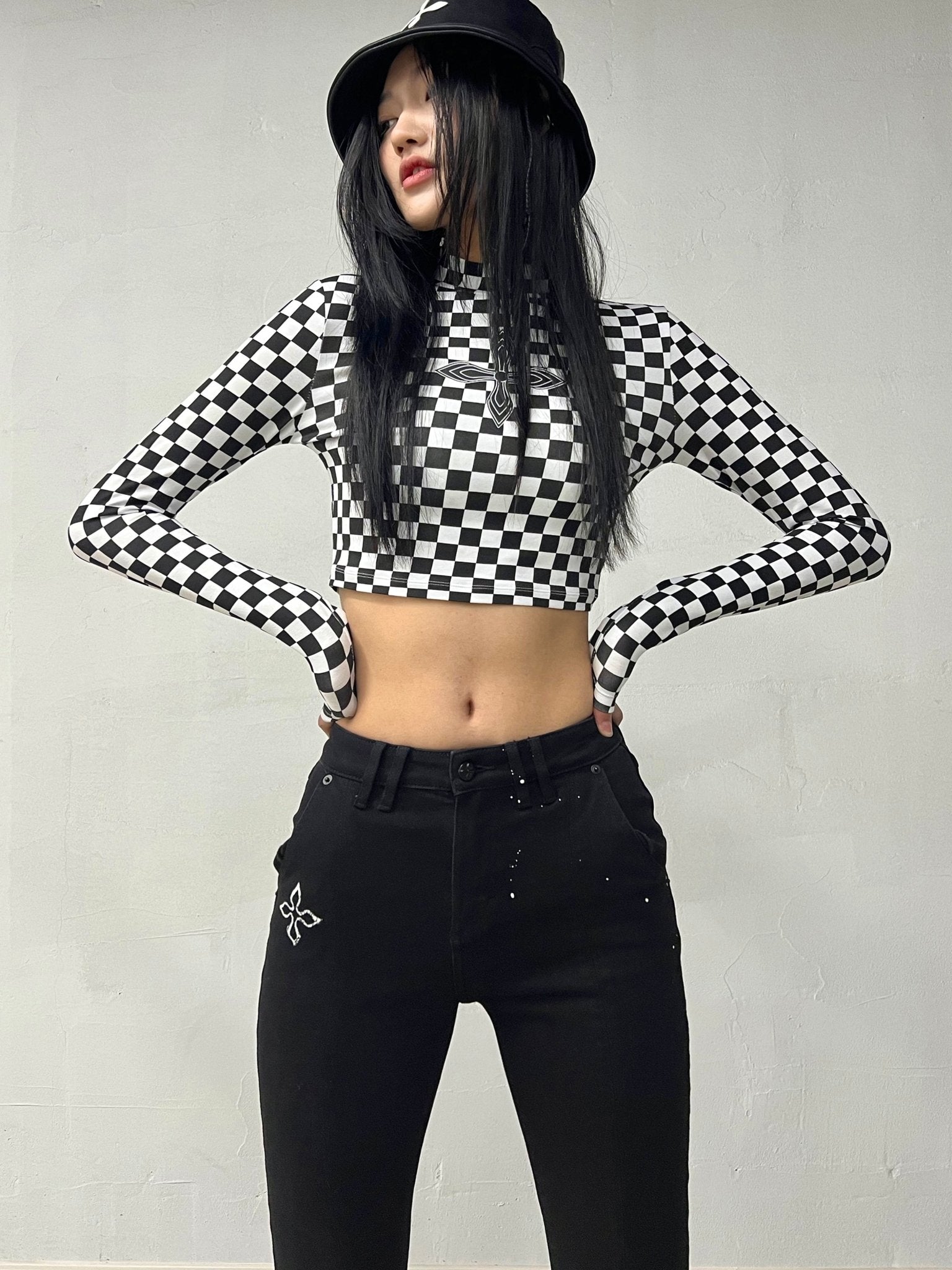 SMFK Black And White Grid Turtleneck Top | MADA IN CHINA