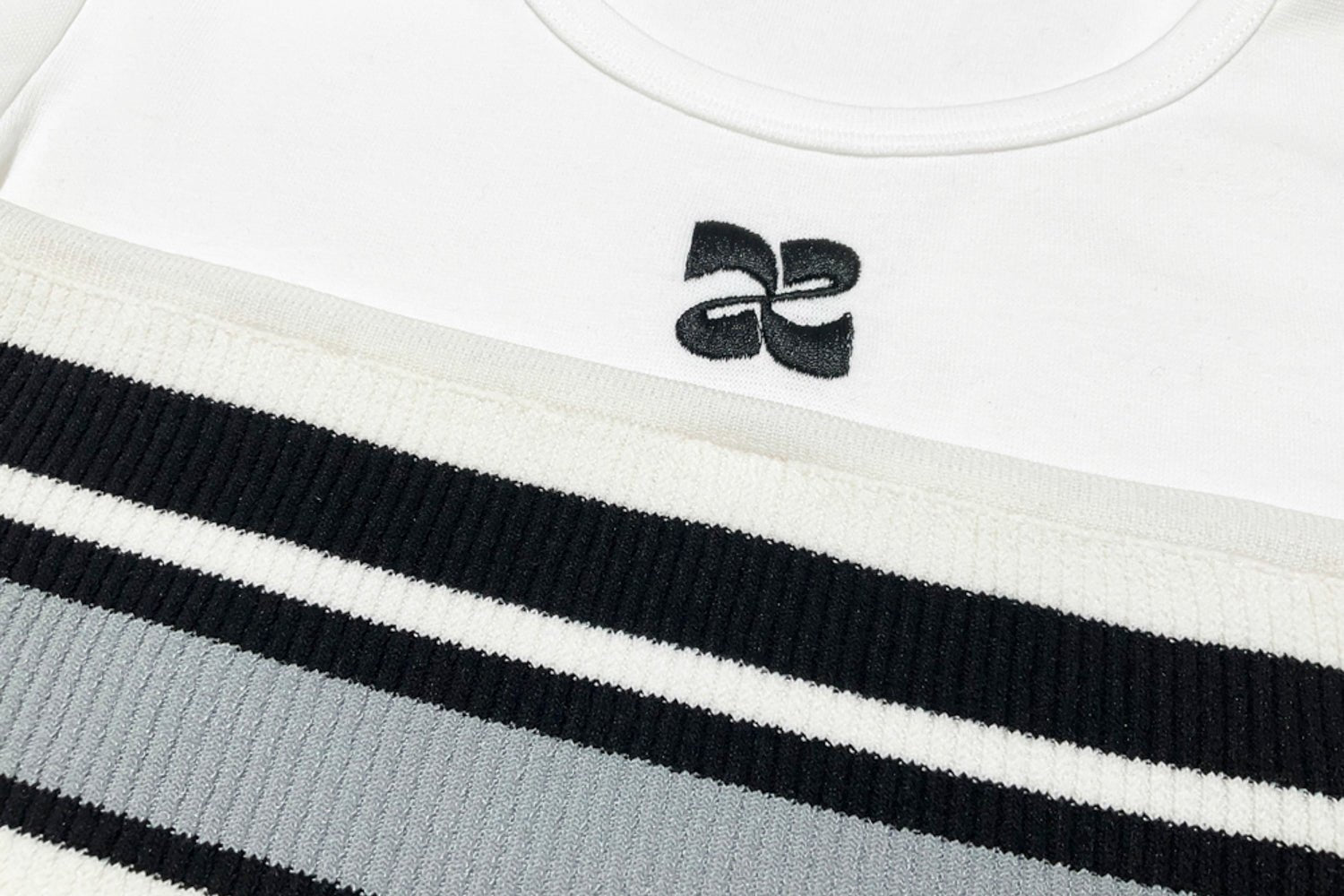 SOMESOWE Black And White Knitted Stripe T-shirt | MADA IN CHINA