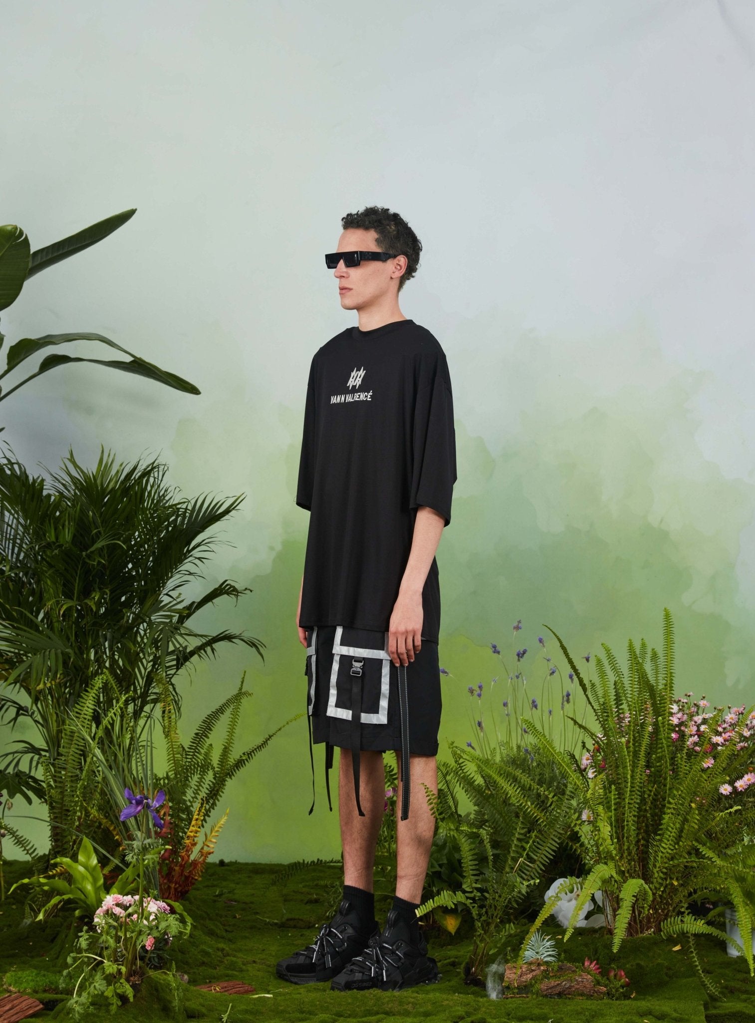 VANN VALRENCÉ Black Basic T-shirt | MADA IN CHINA