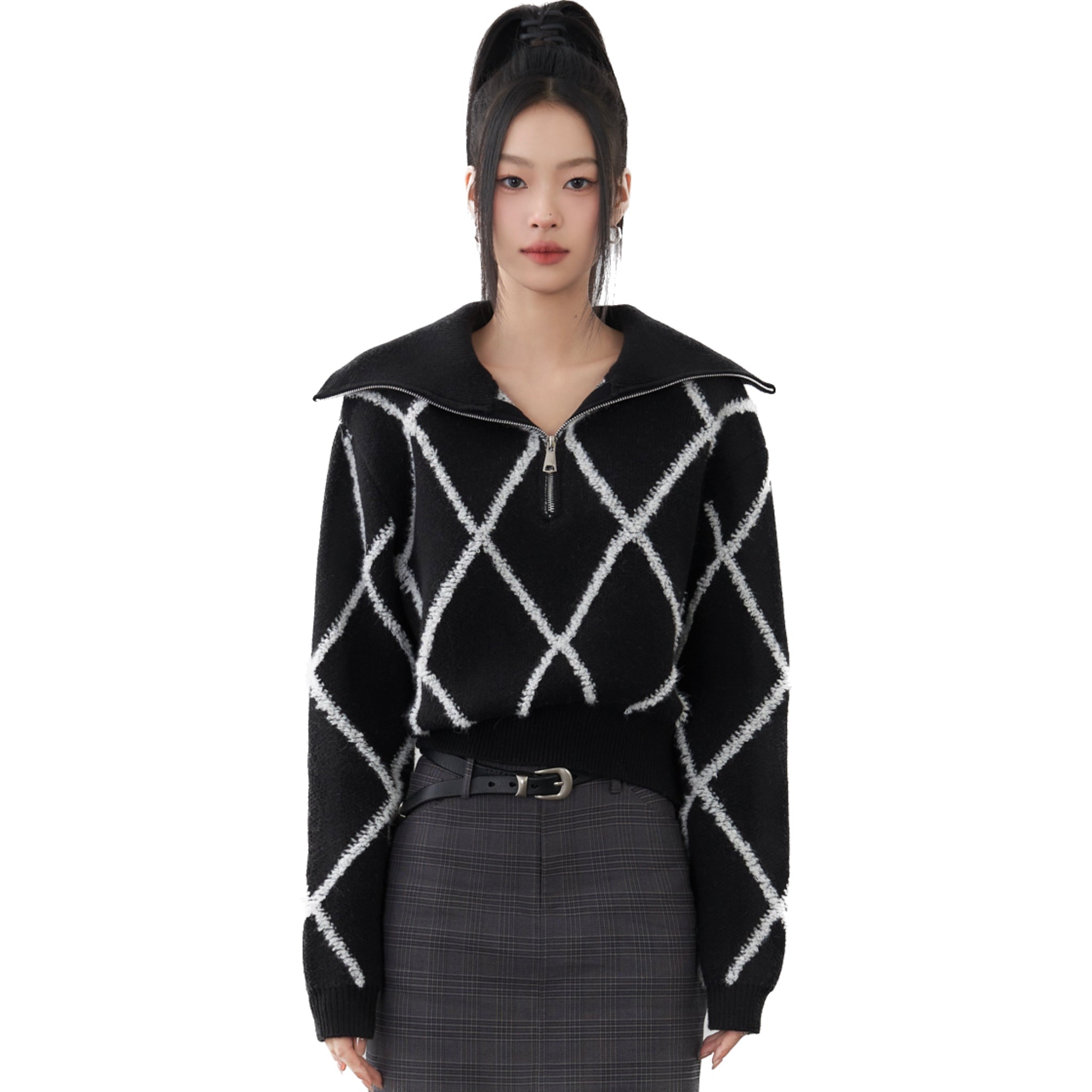 SOMESOWE Black Diamond Checkered Zipper Sweater | MADA IN CHINA