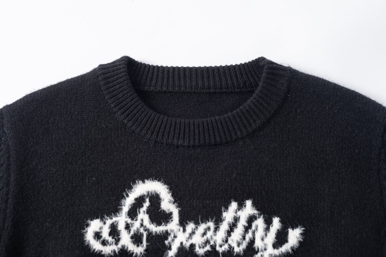 SOMESOWE Black Fuzzy Short Sweater | MADA IN CHINA