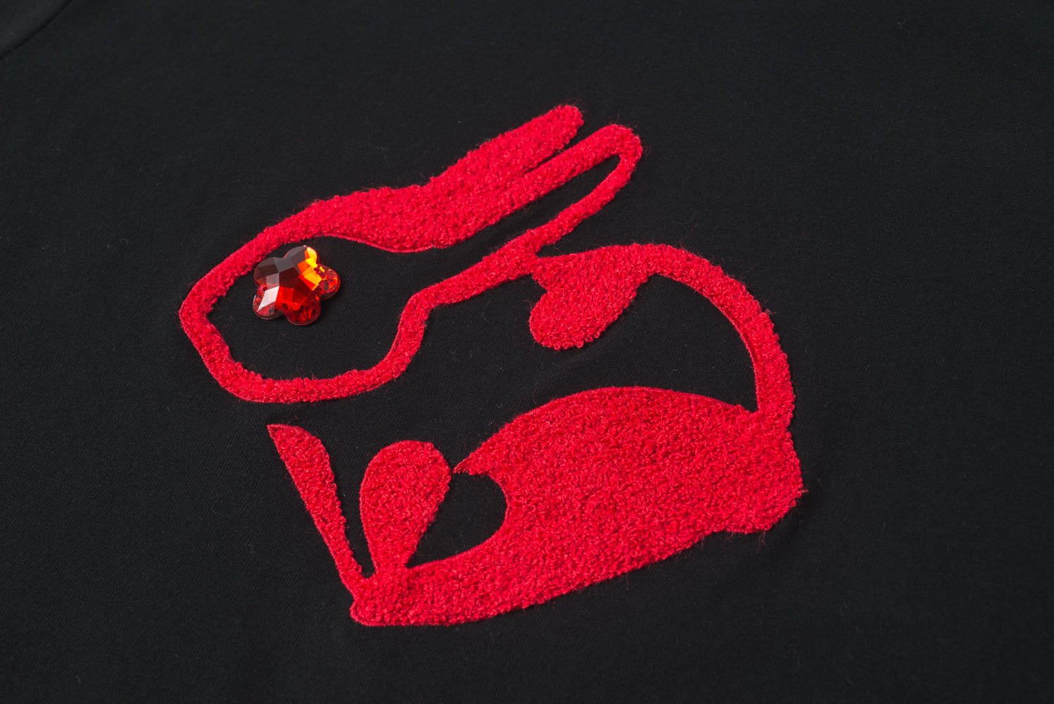 SOMESOWE Black T-Shirt With Red Rabbit Embroidery | MADA IN CHINA