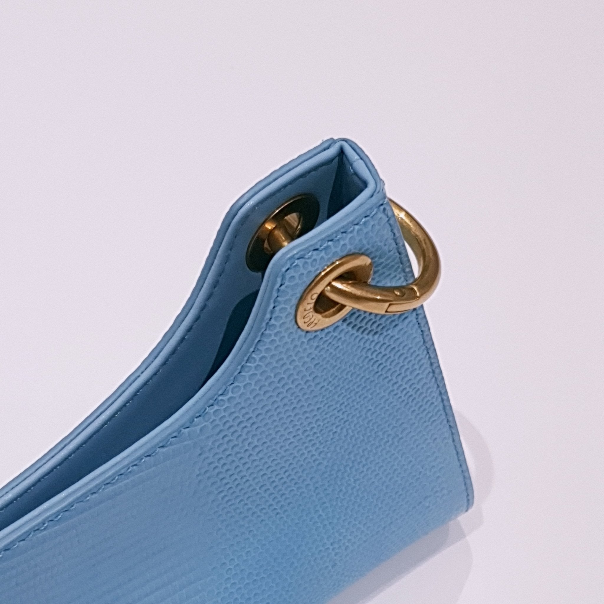 APEDE MOD Blue Lizard Skin Pattern Shoulder Bag | MADA IN CHINA