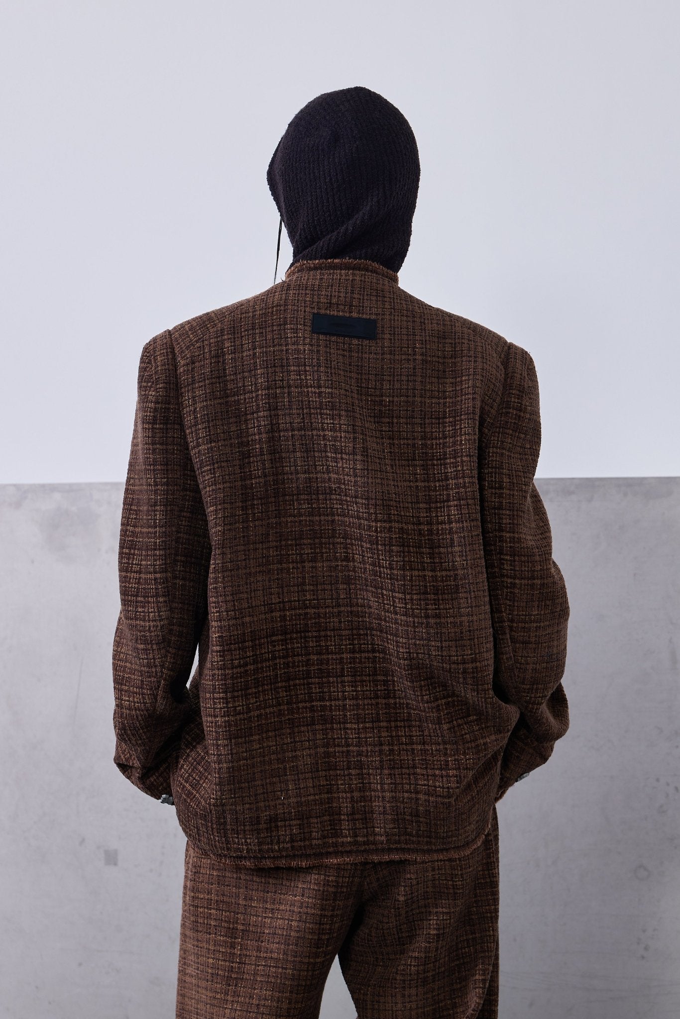 ROARINGWILD Brown Shrug Blazer | MADA IN CHINA