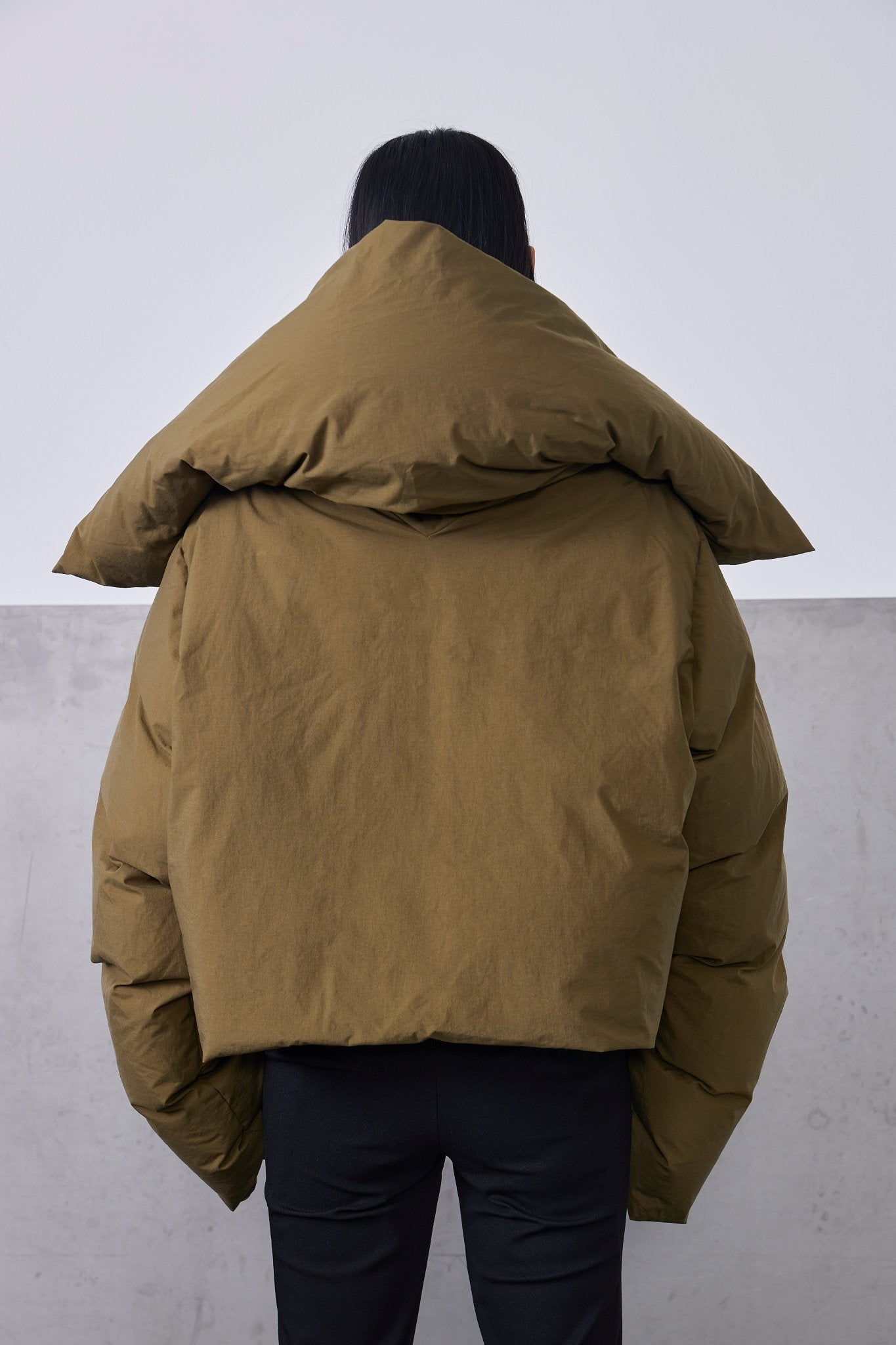 ROARINGWILD Brown Super-High Collar Down Jacket | MADA IN CHINA