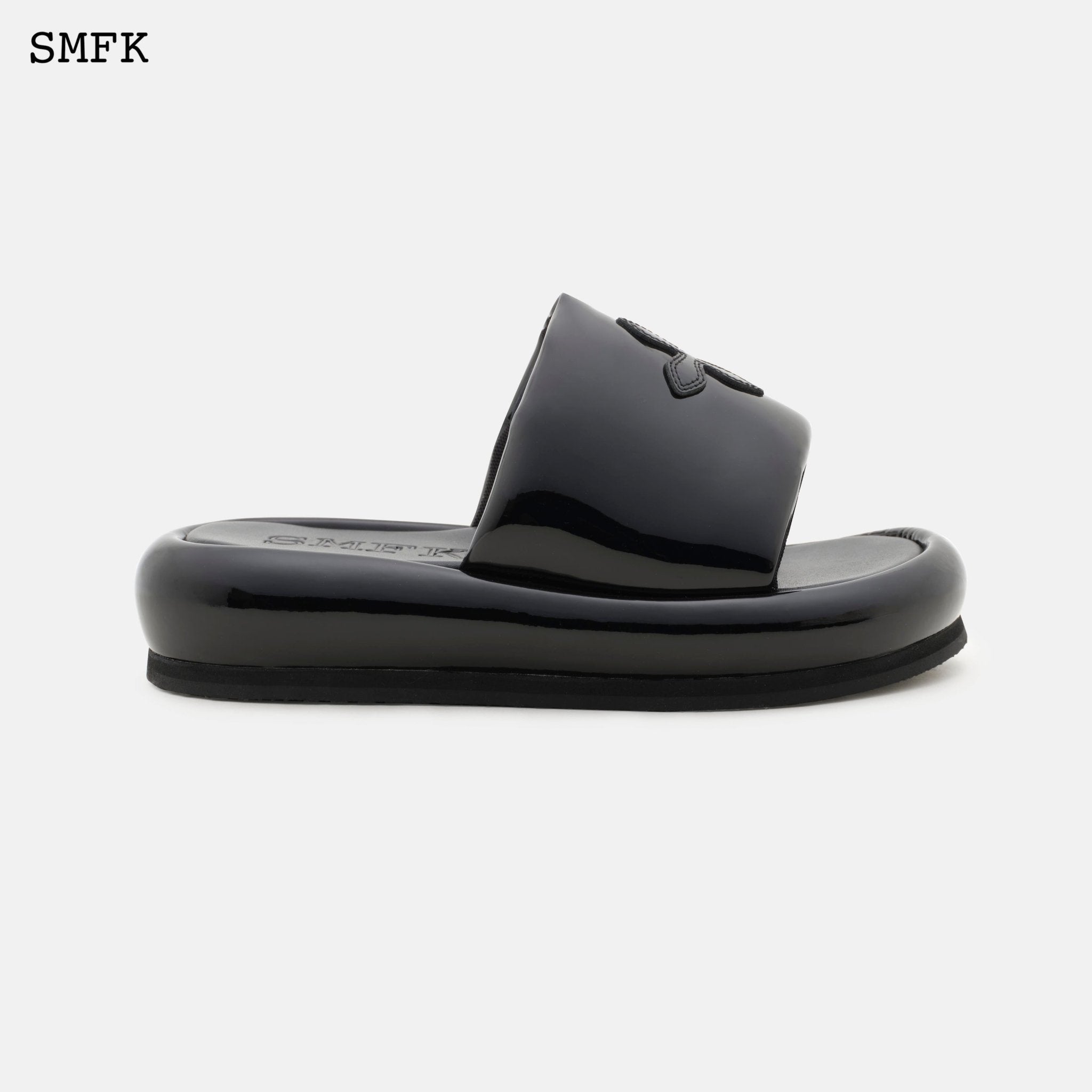 SMFK Compass Black Balloon Slippers | MADA IN CHINA