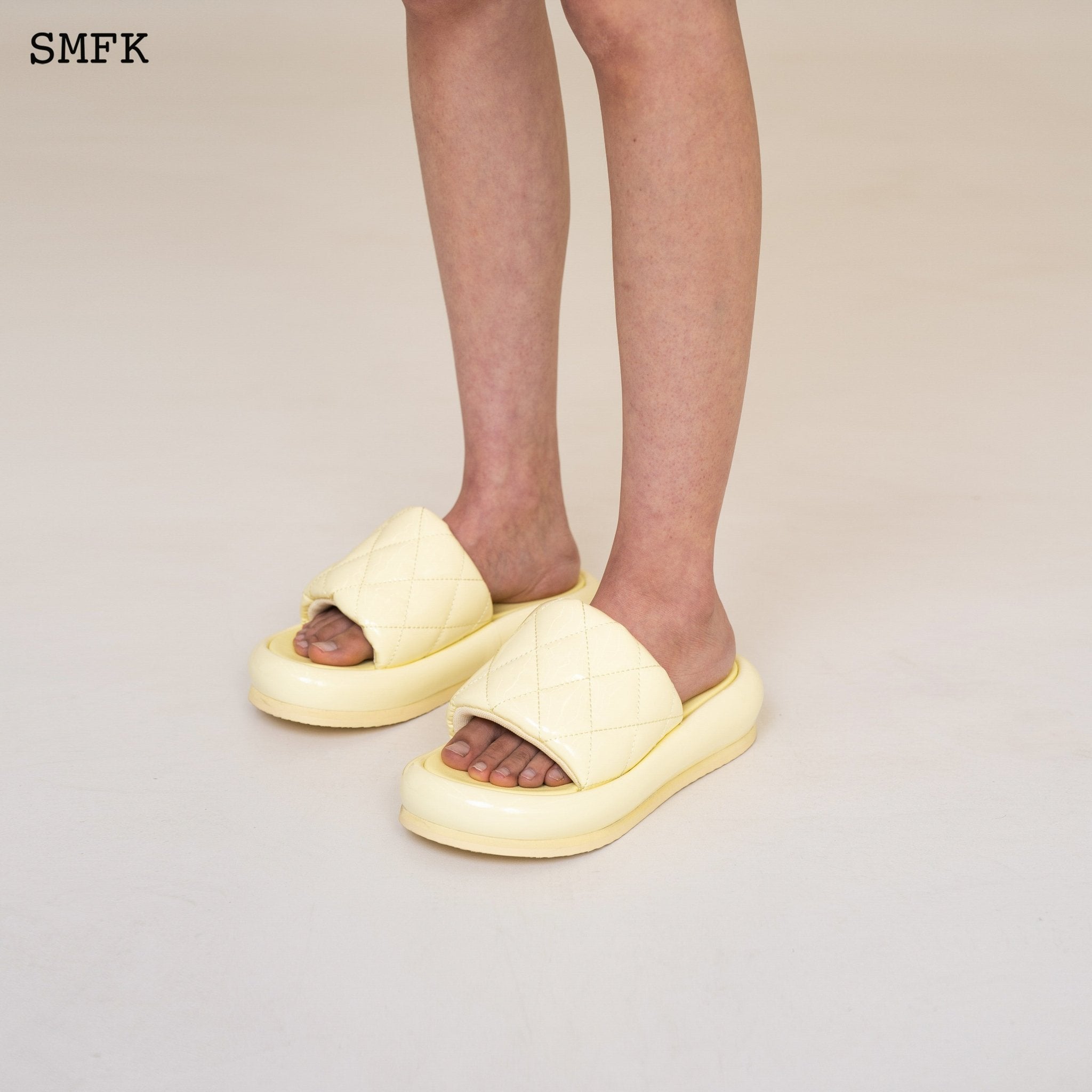 SMFK Compass Butter Bread Classic Slipper | MADA IN CHINA