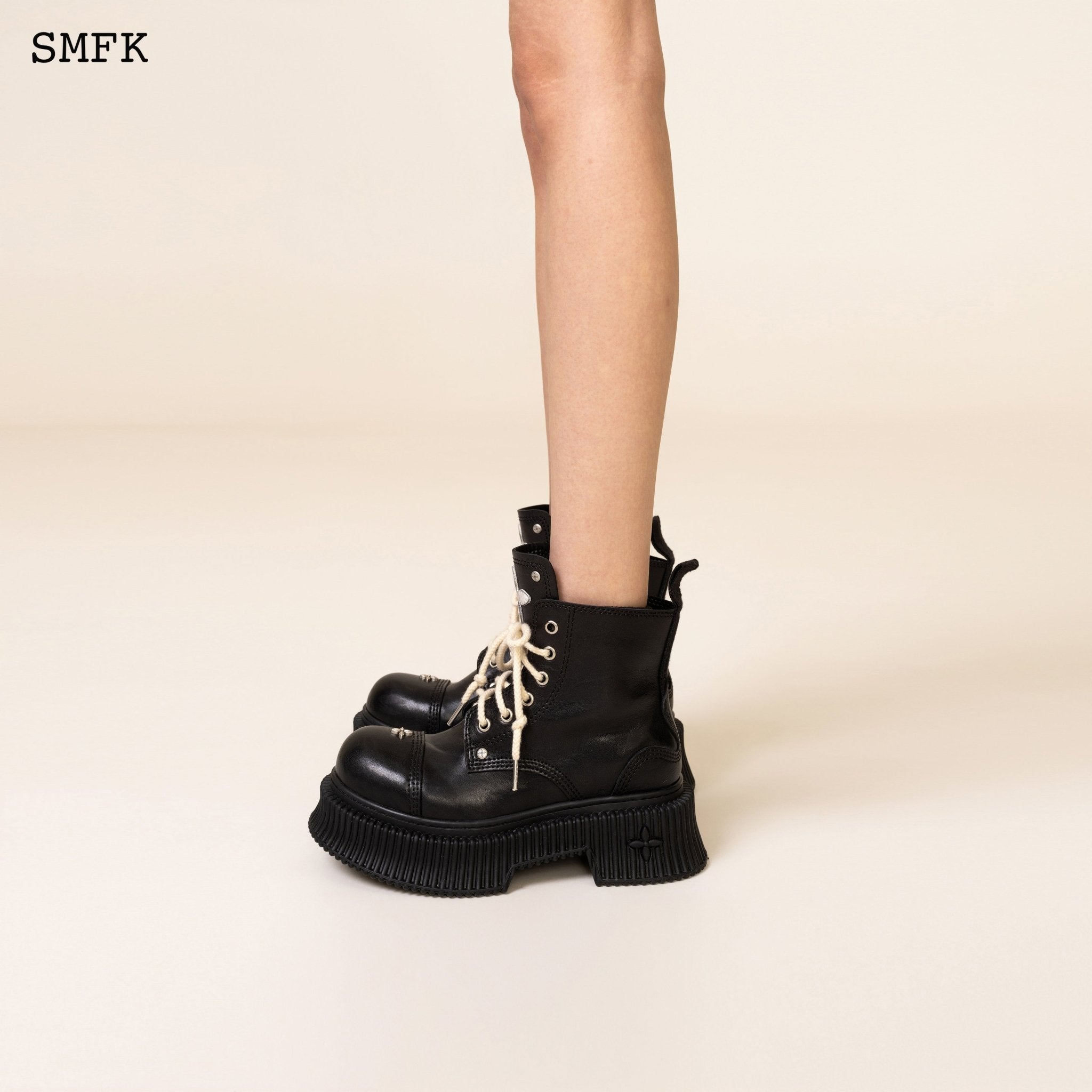 SMFK Compass Classic Desert Boots in Black | MADA IN CHINA