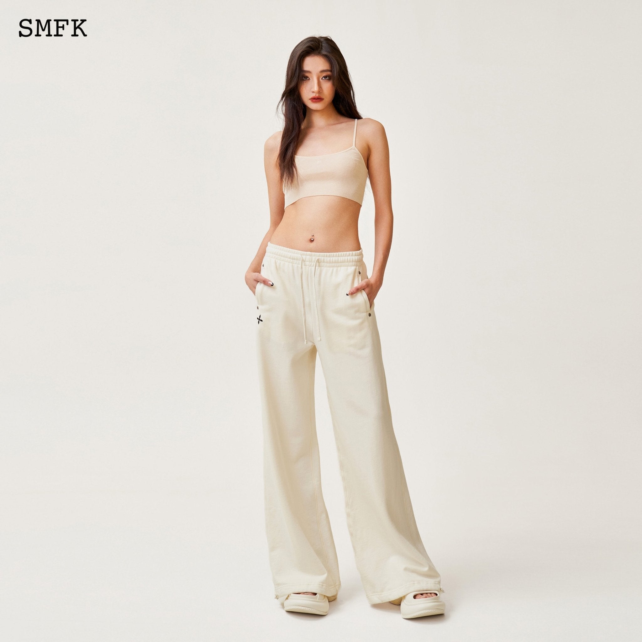 SMFK Compass Cross Classic Wide-Leg Sweatpants White | MADA IN CHINA