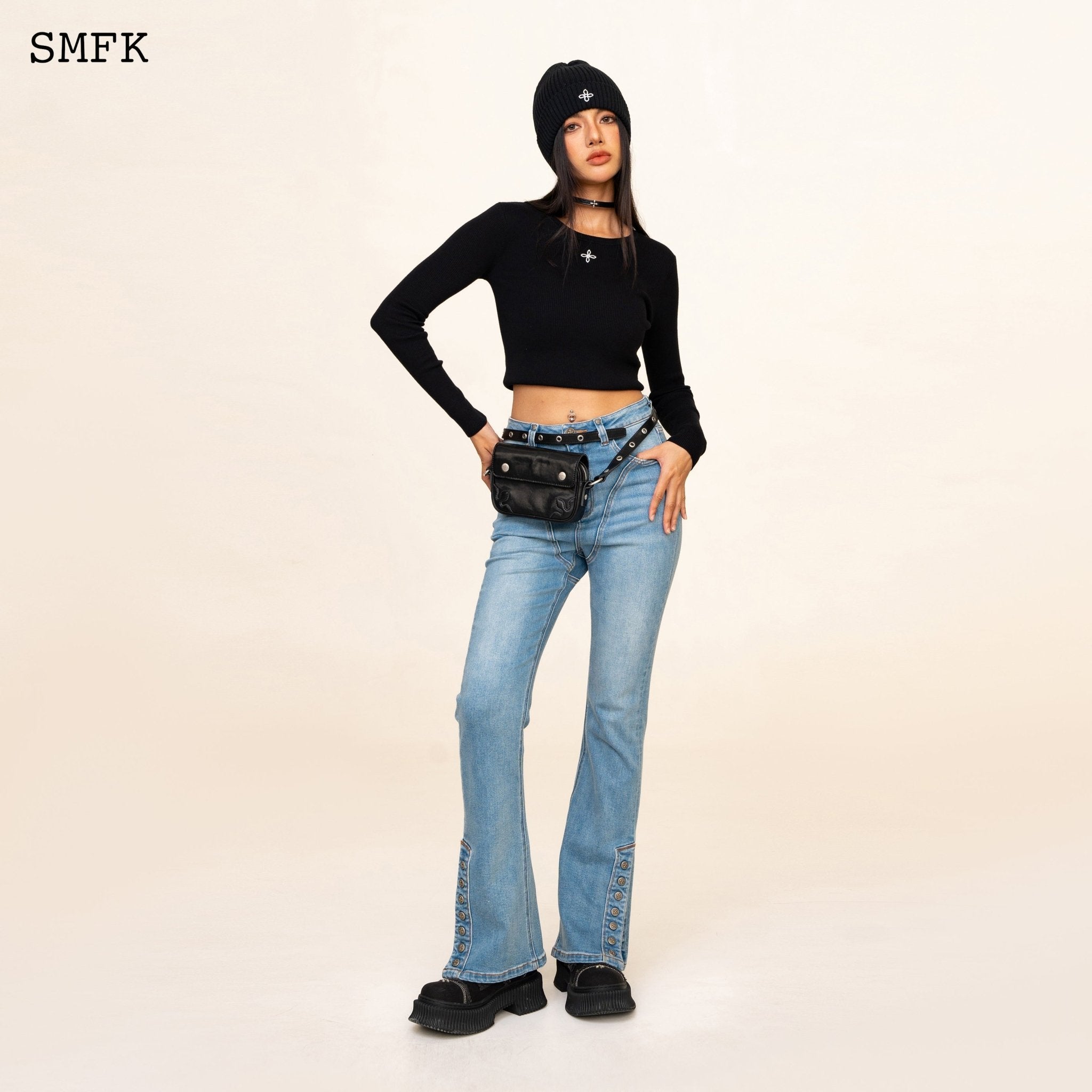 SMFK Compass Cross Rib Knitted Top In Black | MADA IN CHINA